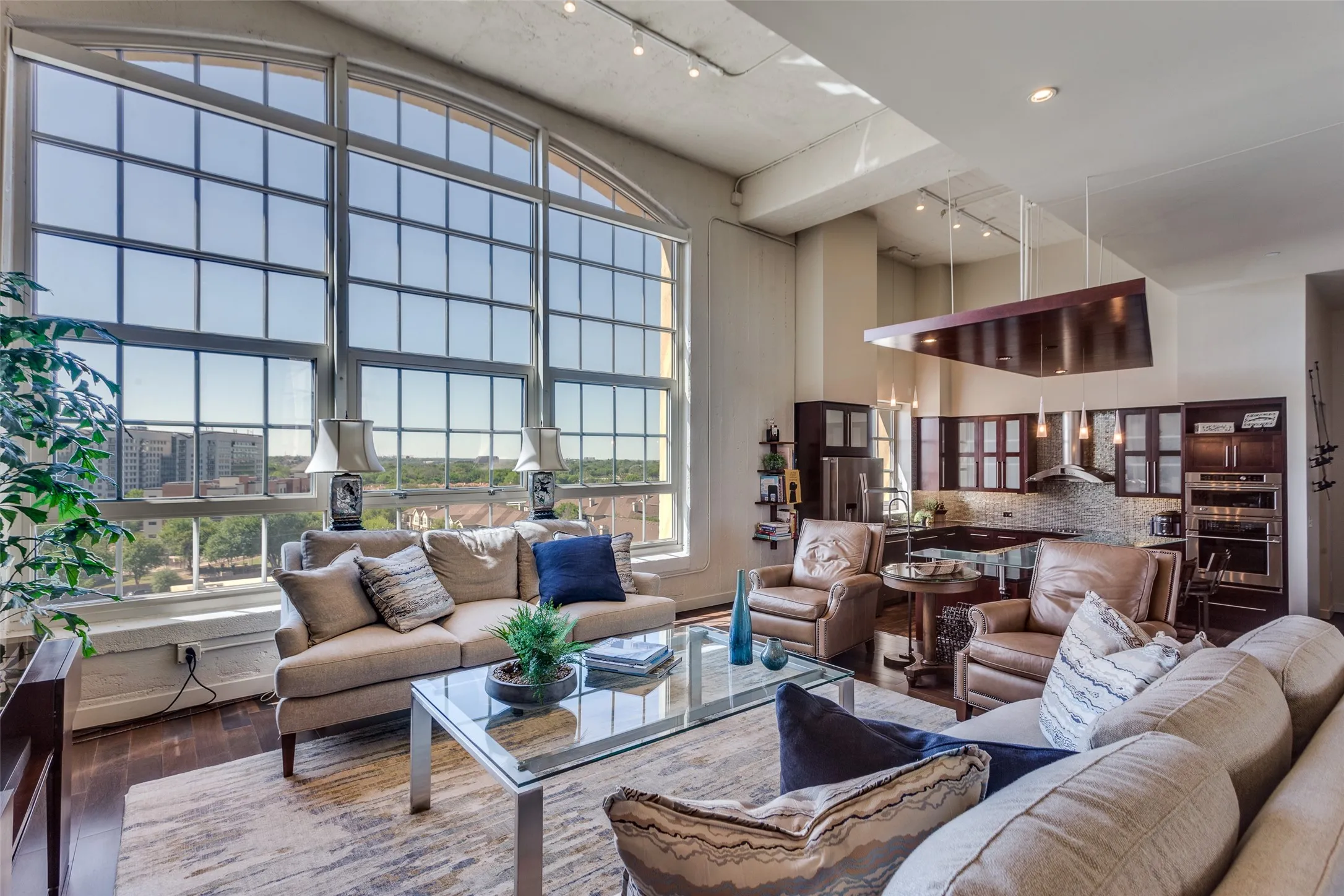 Condominium For Sale in Tarrant County , 2600 W 7th Street 1717, Fort Worth, Texas 76107, 3 Bedroom, 4 Bathroom, 2 Garage spaces, 3,035 Sqft, built in 1928, Price $969,000, mls#21352664, Real Estate Agent in Fort Worth, Homes For Sale in Tarrant county, Homes For Sale in Fort Worth, Realtor in Fort Worth Texas, Real Estate Brokerage Independent Realty Texas, Luminita Cordes Realtor