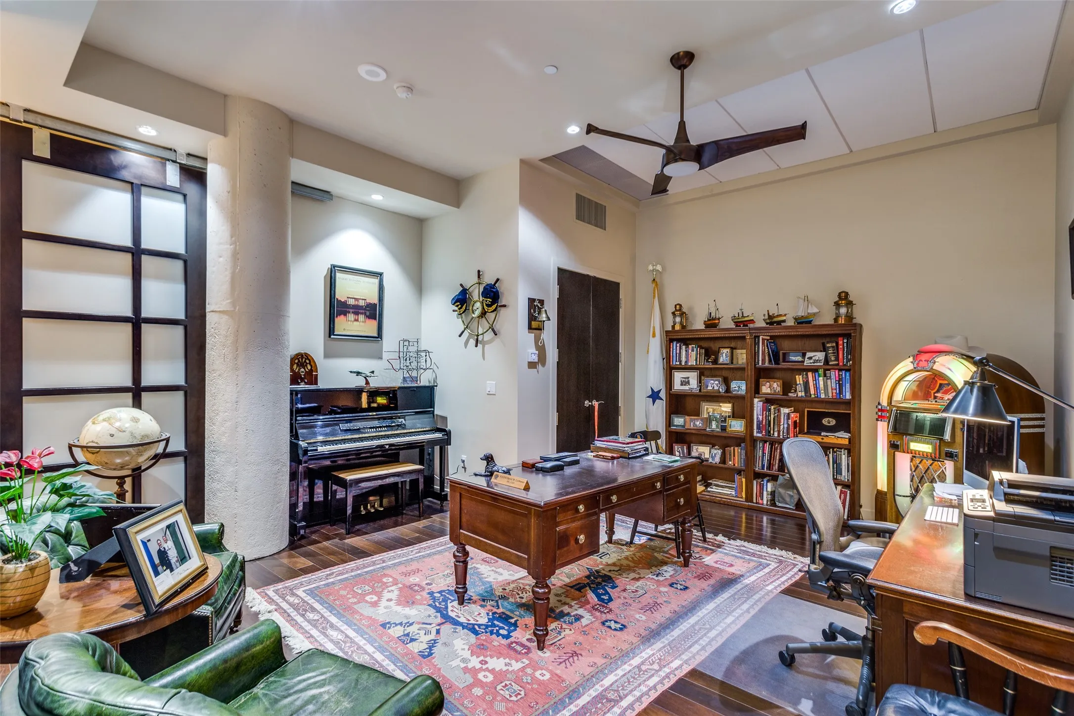 Condominium For Sale in Tarrant County , 2600 W 7th Street 1717, Fort Worth, Texas 76107, 3 Bedroom, 4 Bathroom, 2 Garage spaces, 3,035 Sqft, built in 1928, Price $969,000, mls#21352664, Real Estate Agent in Fort Worth, Homes For Sale in Tarrant county, Homes For Sale in Fort Worth, Realtor in Fort Worth Texas, Real Estate Brokerage Independent Realty Texas, Luminita Cordes Realtor