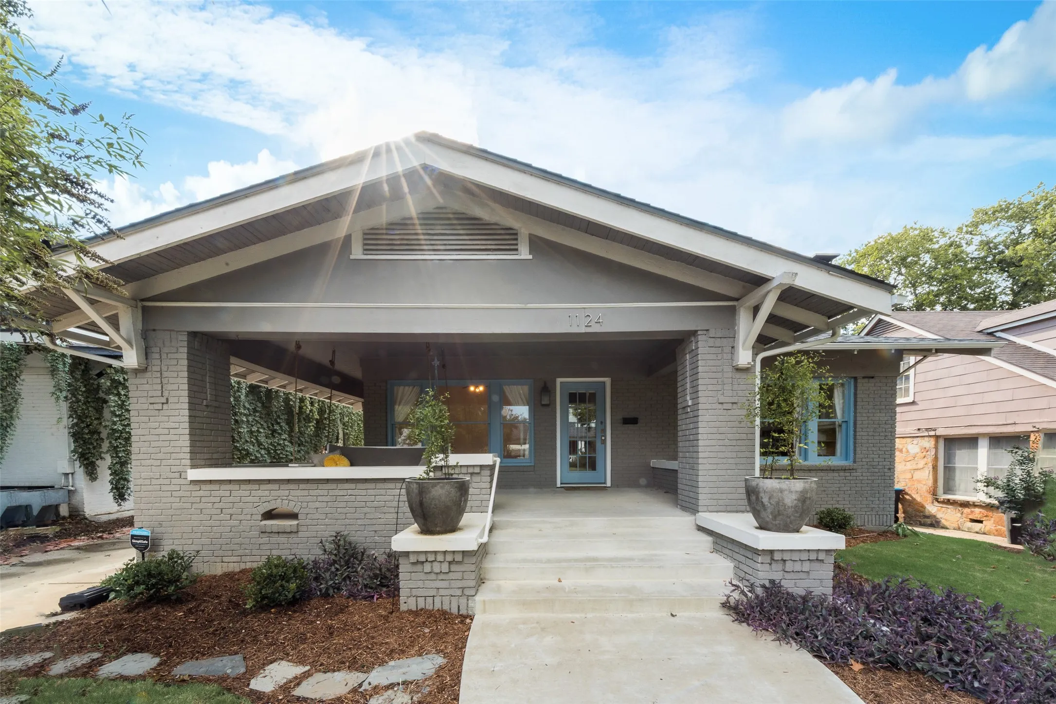 Single Family Residence For Sale in Tarrant County , 1124 Clara Street, Fort Worth, Texas 76110, 3 Bedroom, 2 Bathroom, Garage spaces, 2,170 Sqft, built in 1922, mls#21354494, Real Estate Agent in Fort Worth, Homes For Sale in Tarrant county, Homes For Sale in Fort Worth, Realtor in Fort Worth Texas, Real Estate Brokerage Independent Realty Texas, Luminita Cordes Realtor