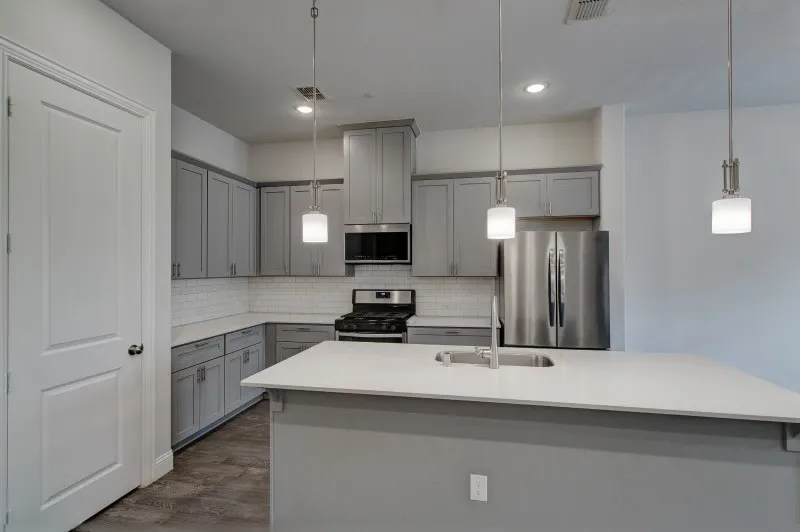 Townhouse For Rent in Dallas County , 1564 Windermere Way, Farmers Branch, Texas 75234, 3 Bedroom, 3 Bathroom, 2 Garage spaces, 1,832 Sqft, built in 2019, mls#21354495, Real Estate Agent in Farmers Branch, Homes For Rent in Dallas county, Homes For Rent in Farmers Branch, Realtor in Farmers Branch Texas, Real Estate Brokerage Independent Realty Texas, Luminita Cordes Realtor