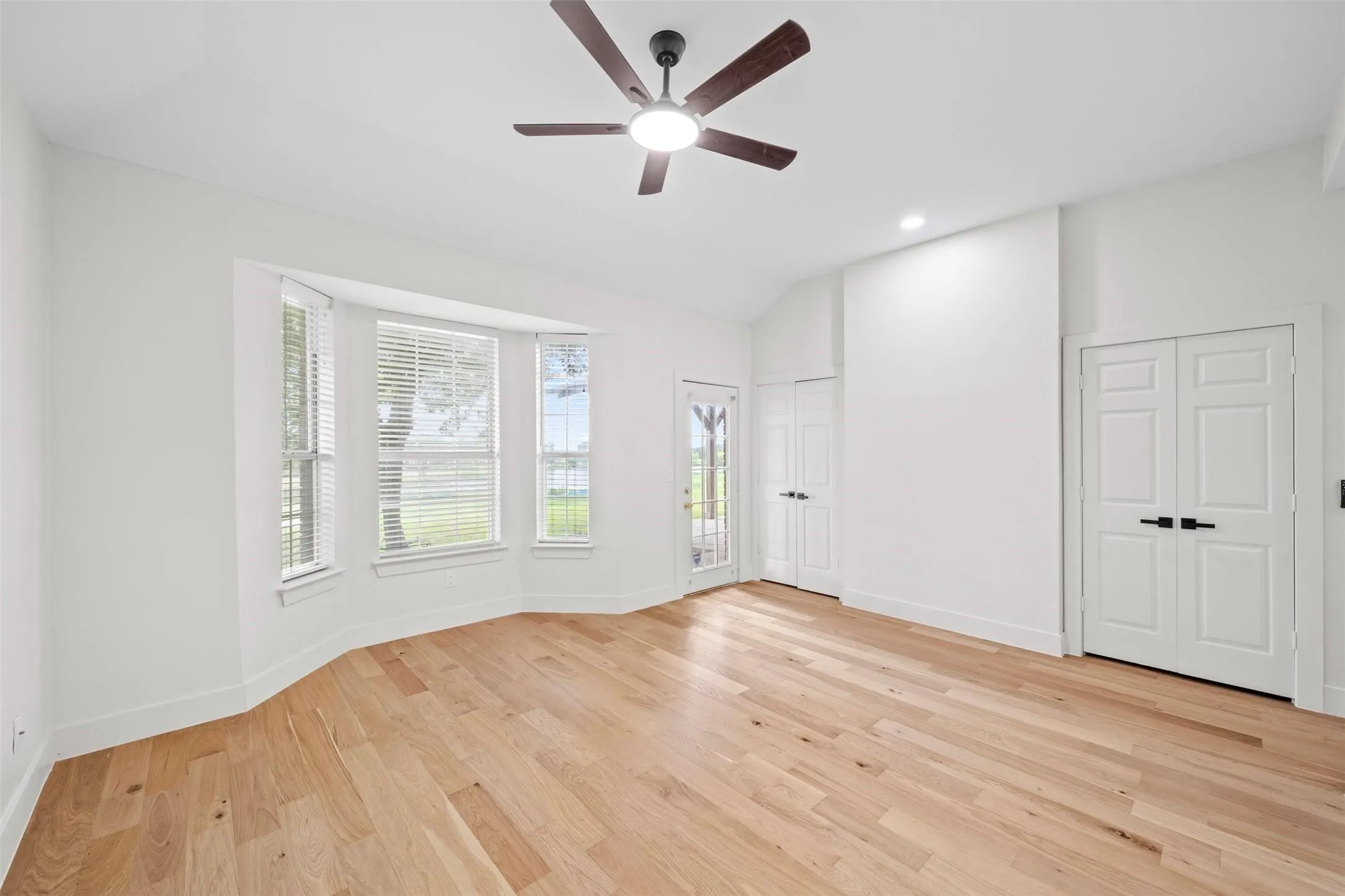 Single Family Residence For Rent in Collin County , 2104 Old Mcgarrah Road, Mc Kinney, Texas 75072, 4 Bedroom, 3 Bathroom, 2 Garage spaces, 2,672 Sqft, built in 1988, mls#21354294, Real Estate Agent in Mc Kinney, Homes For Rent in Collin county, Homes For Rent in Mc Kinney, Realtor in Mc Kinney Texas, Real Estate Brokerage Independent Realty Texas, Luminita Cordes Realtor