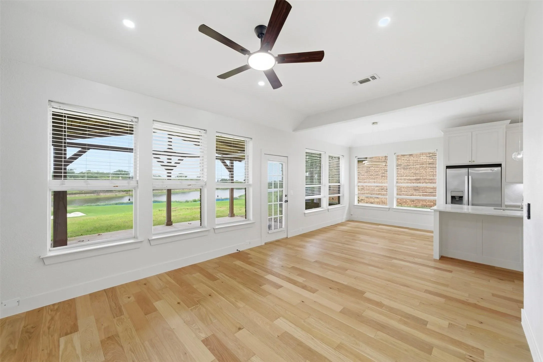 Single Family Residence For Rent in Collin County , 2104 Old Mcgarrah Road, Mc Kinney, Texas 75072, 4 Bedroom, 3 Bathroom, 2 Garage spaces, 2,672 Sqft, built in 1988, mls#21354294, Real Estate Agent in Mc Kinney, Homes For Rent in Collin county, Homes For Rent in Mc Kinney, Realtor in Mc Kinney Texas, Real Estate Brokerage Independent Realty Texas, Luminita Cordes Realtor