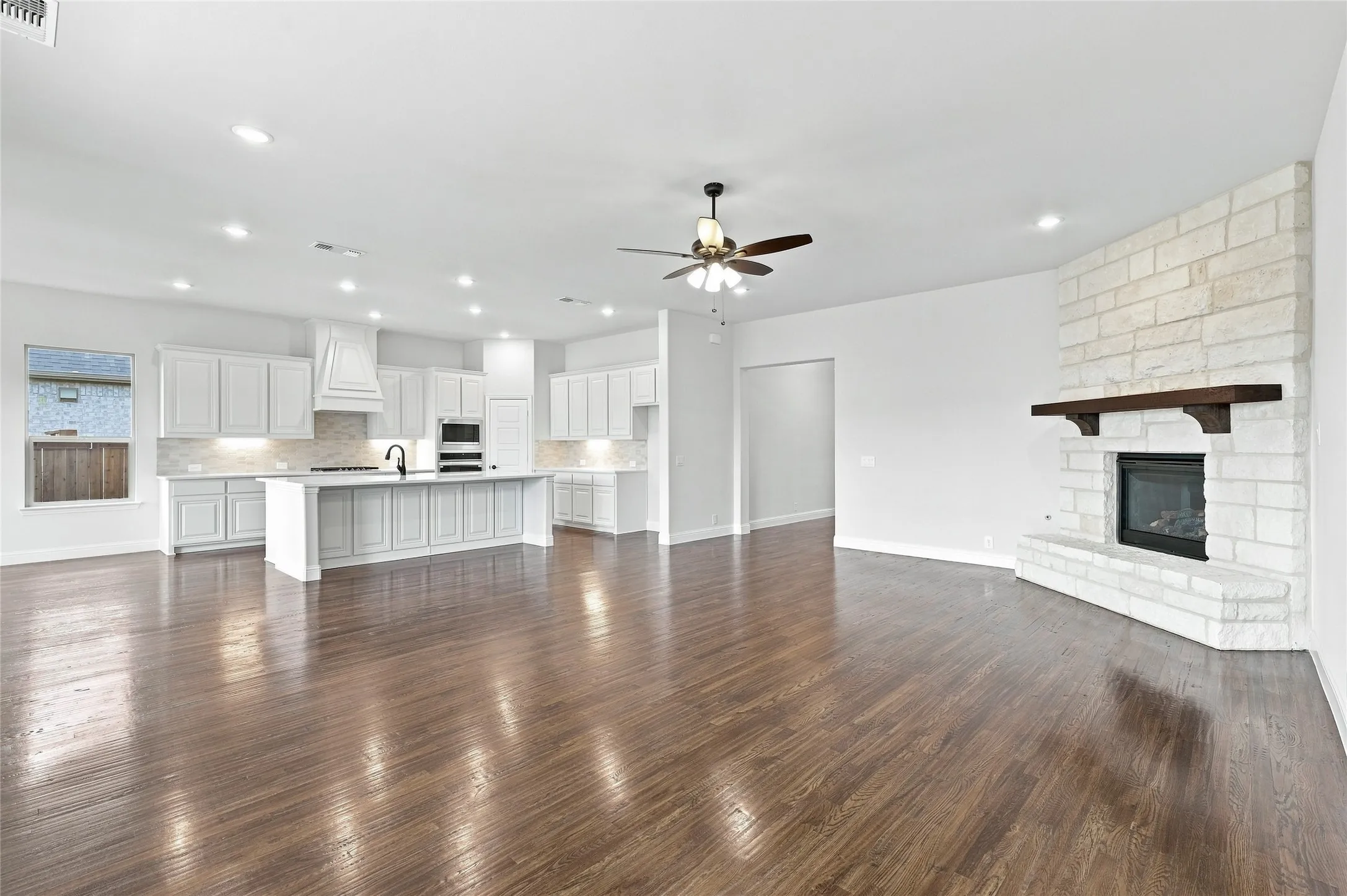 Single Family Residence For Sale in Grayson County , 1430 Colorado Road, Van Alstyne, Texas 75495, 4 Bedroom, 3 Bathroom, 2 Garage spaces, 2,713 Sqft, built in 2026, mls#21354499, Real Estate Agent in Van Alstyne, Homes For Sale in Grayson county, Homes For Sale in Van Alstyne, Realtor in Van Alstyne Texas, Real Estate Brokerage Independent Realty Texas, Luminita Cordes Realtor