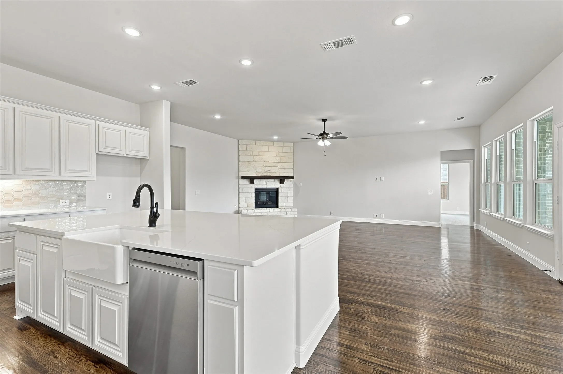 Single Family Residence For Sale in Grayson County , 1430 Colorado Road, Van Alstyne, Texas 75495, 4 Bedroom, 3 Bathroom, 2 Garage spaces, 2,713 Sqft, built in 2026, mls#21354499, Real Estate Agent in Van Alstyne, Homes For Sale in Grayson county, Homes For Sale in Van Alstyne, Realtor in Van Alstyne Texas, Real Estate Brokerage Independent Realty Texas, Luminita Cordes Realtor