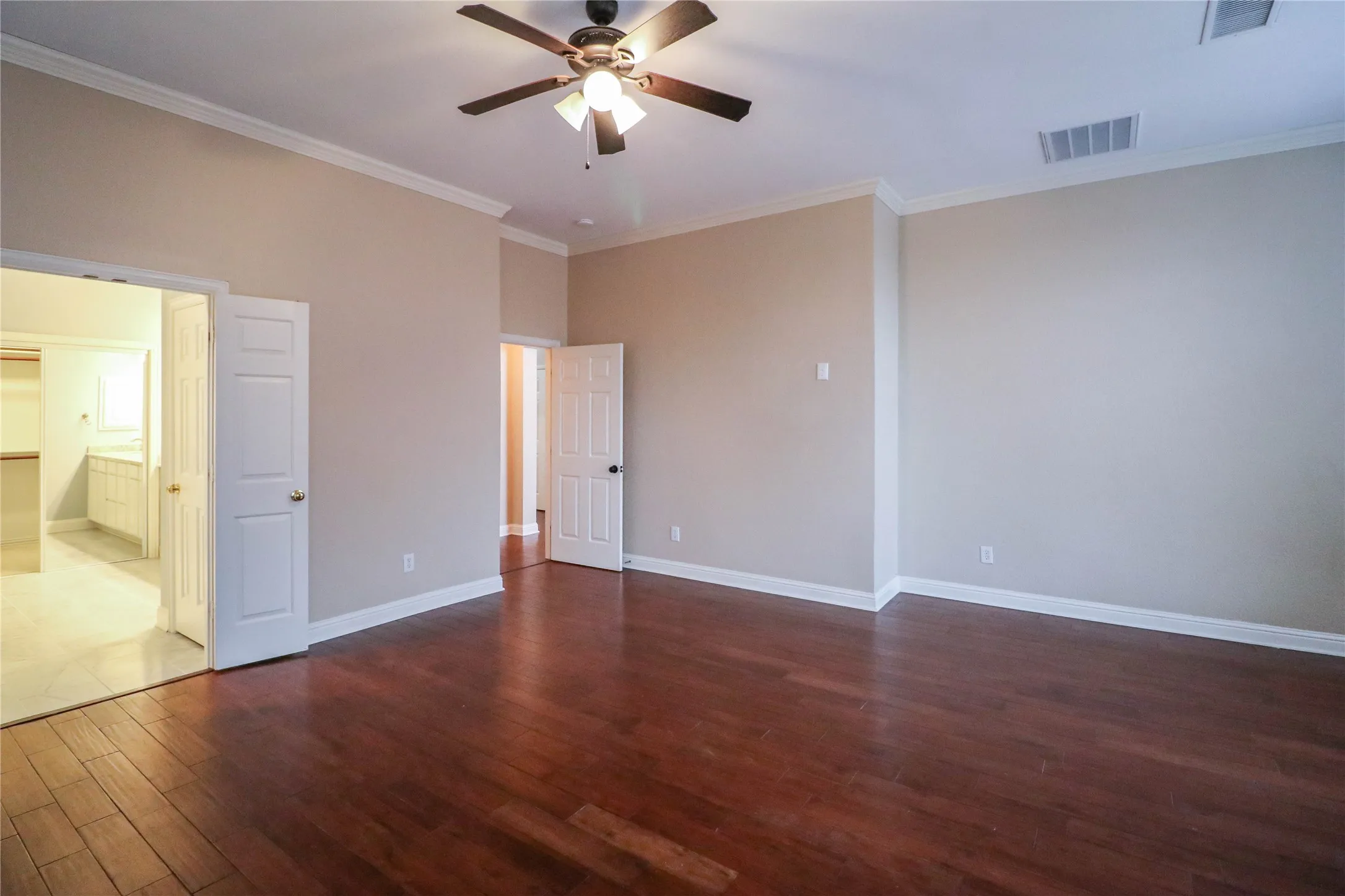 Single Family Residence For Rent in Dallas County , 9130 Bottlebrush Lane, Irving, Texas 75063, 4 Bedroom, 3 Bathroom, 2 Garage spaces, 3,600 Sqft, built in 2001, mls#21354503, Real Estate Agent in Irving, Homes For Rent in Dallas county, Homes For Rent in Irving, Realtor in Irving Texas, Real Estate Brokerage Independent Realty Texas, Luminita Cordes Realtor