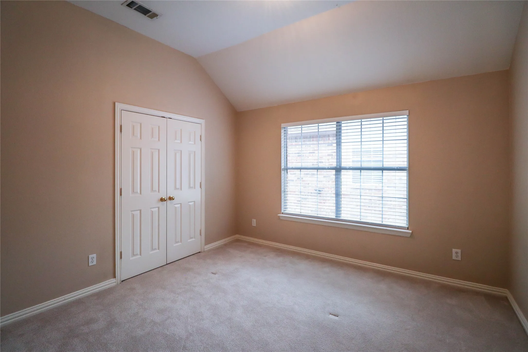 Single Family Residence For Rent in Dallas County , 9130 Bottlebrush Lane, Irving, Texas 75063, 4 Bedroom, 3 Bathroom, 2 Garage spaces, 3,600 Sqft, built in 2001, mls#21354503, Real Estate Agent in Irving, Homes For Rent in Dallas county, Homes For Rent in Irving, Realtor in Irving Texas, Real Estate Brokerage Independent Realty Texas, Luminita Cordes Realtor