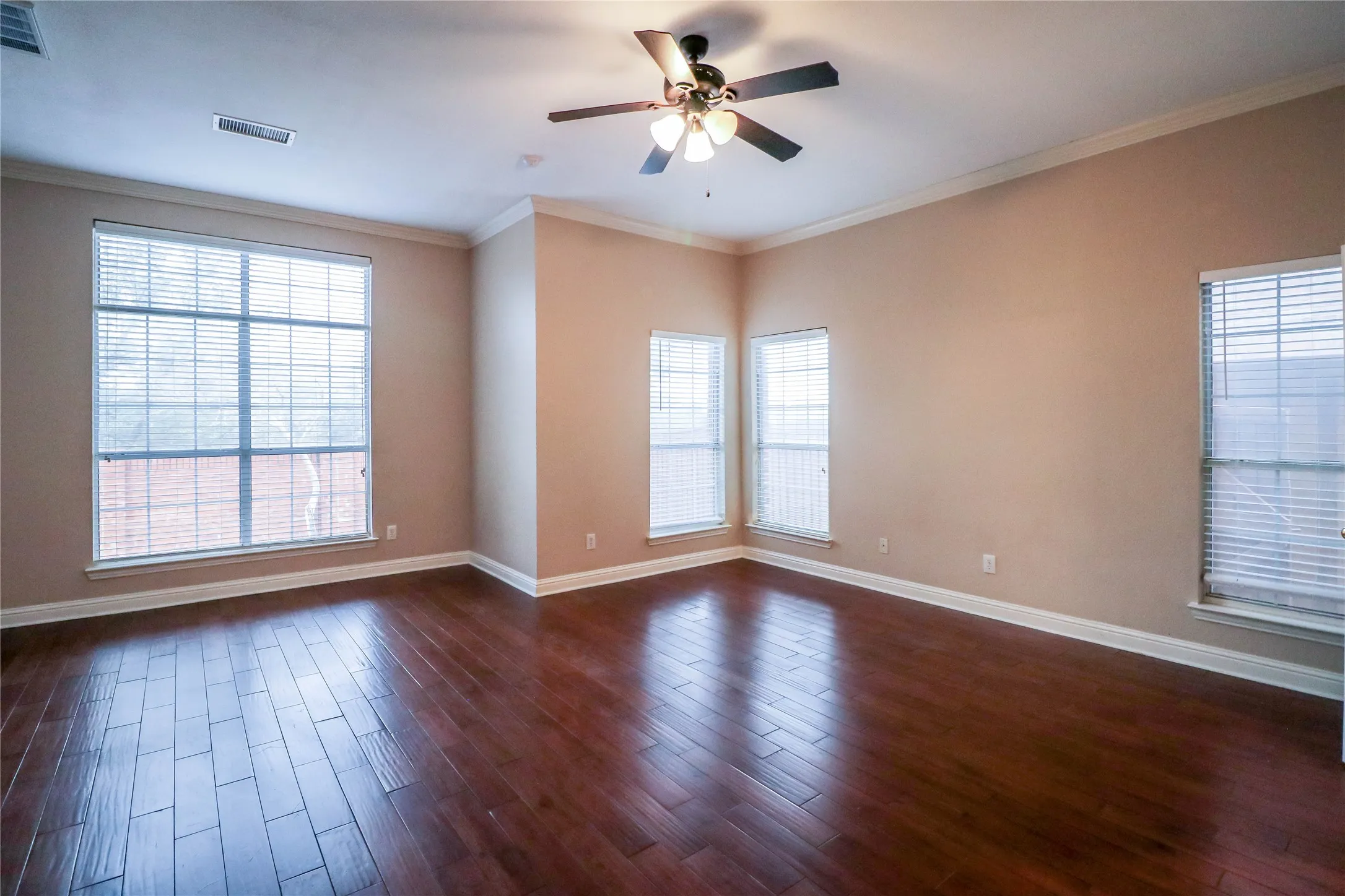 Single Family Residence For Rent in Dallas County , 9130 Bottlebrush Lane, Irving, Texas 75063, 4 Bedroom, 3 Bathroom, 2 Garage spaces, 3,600 Sqft, built in 2001, mls#21354503, Real Estate Agent in Irving, Homes For Rent in Dallas county, Homes For Rent in Irving, Realtor in Irving Texas, Real Estate Brokerage Independent Realty Texas, Luminita Cordes Realtor