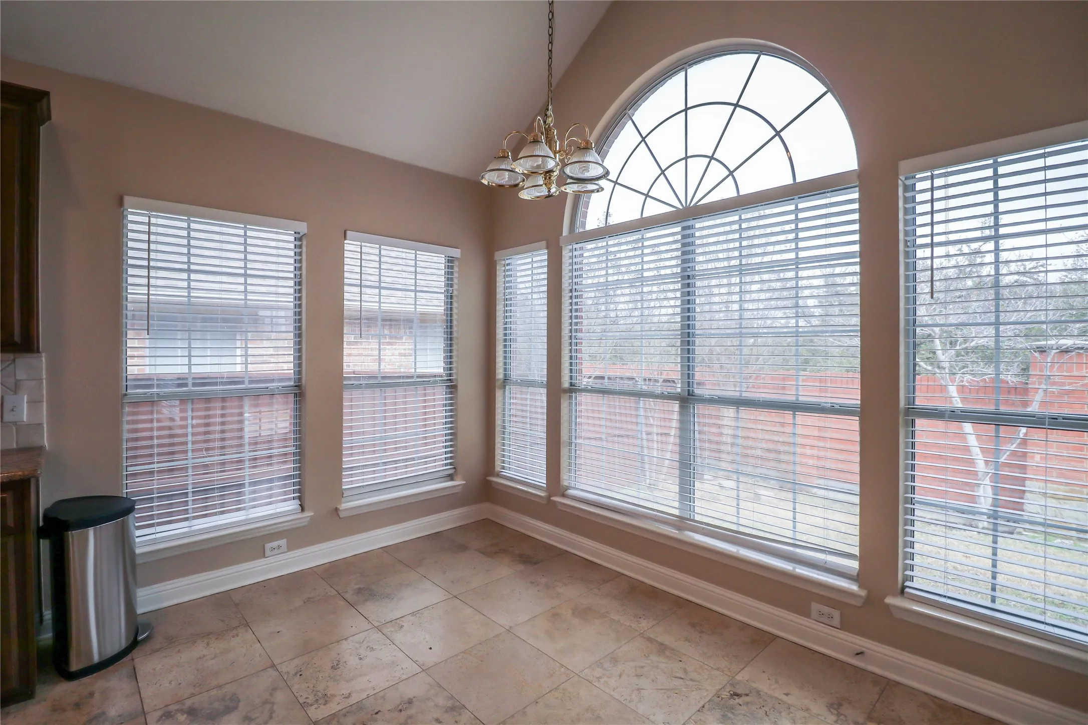 Single Family Residence For Rent in Dallas County , 9130 Bottlebrush Lane, Irving, Texas 75063, 4 Bedroom, 3 Bathroom, 2 Garage spaces, 3,600 Sqft, built in 2001, mls#21354503, Real Estate Agent in Irving, Homes For Rent in Dallas county, Homes For Rent in Irving, Realtor in Irving Texas, Real Estate Brokerage Independent Realty Texas, Luminita Cordes Realtor