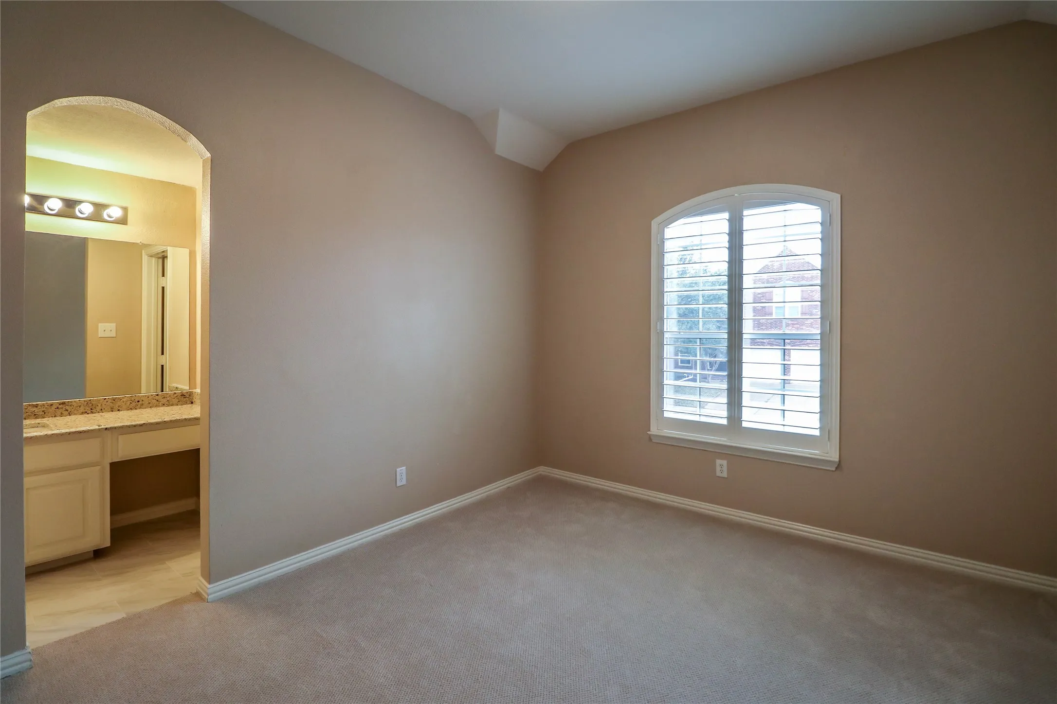 Single Family Residence For Rent in Dallas County , 9130 Bottlebrush Lane, Irving, Texas 75063, 4 Bedroom, 3 Bathroom, 2 Garage spaces, 3,600 Sqft, built in 2001, mls#21354503, Real Estate Agent in Irving, Homes For Rent in Dallas county, Homes For Rent in Irving, Realtor in Irving Texas, Real Estate Brokerage Independent Realty Texas, Luminita Cordes Realtor