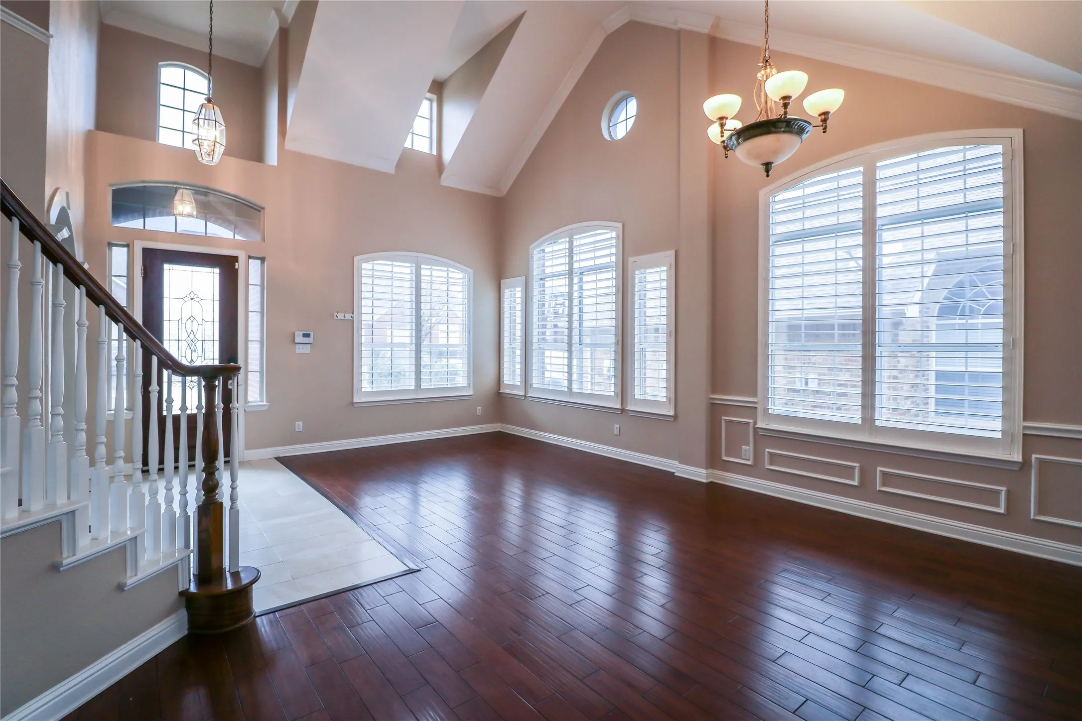 Single Family Residence For Rent in Dallas County , 9130 Bottlebrush Lane, Irving, Texas 75063, 4 Bedroom, 3 Bathroom, 2 Garage spaces, 3,600 Sqft, built in 2001, mls#21354503, Real Estate Agent in Irving, Homes For Rent in Dallas county, Homes For Rent in Irving, Realtor in Irving Texas, Real Estate Brokerage Independent Realty Texas, Luminita Cordes Realtor