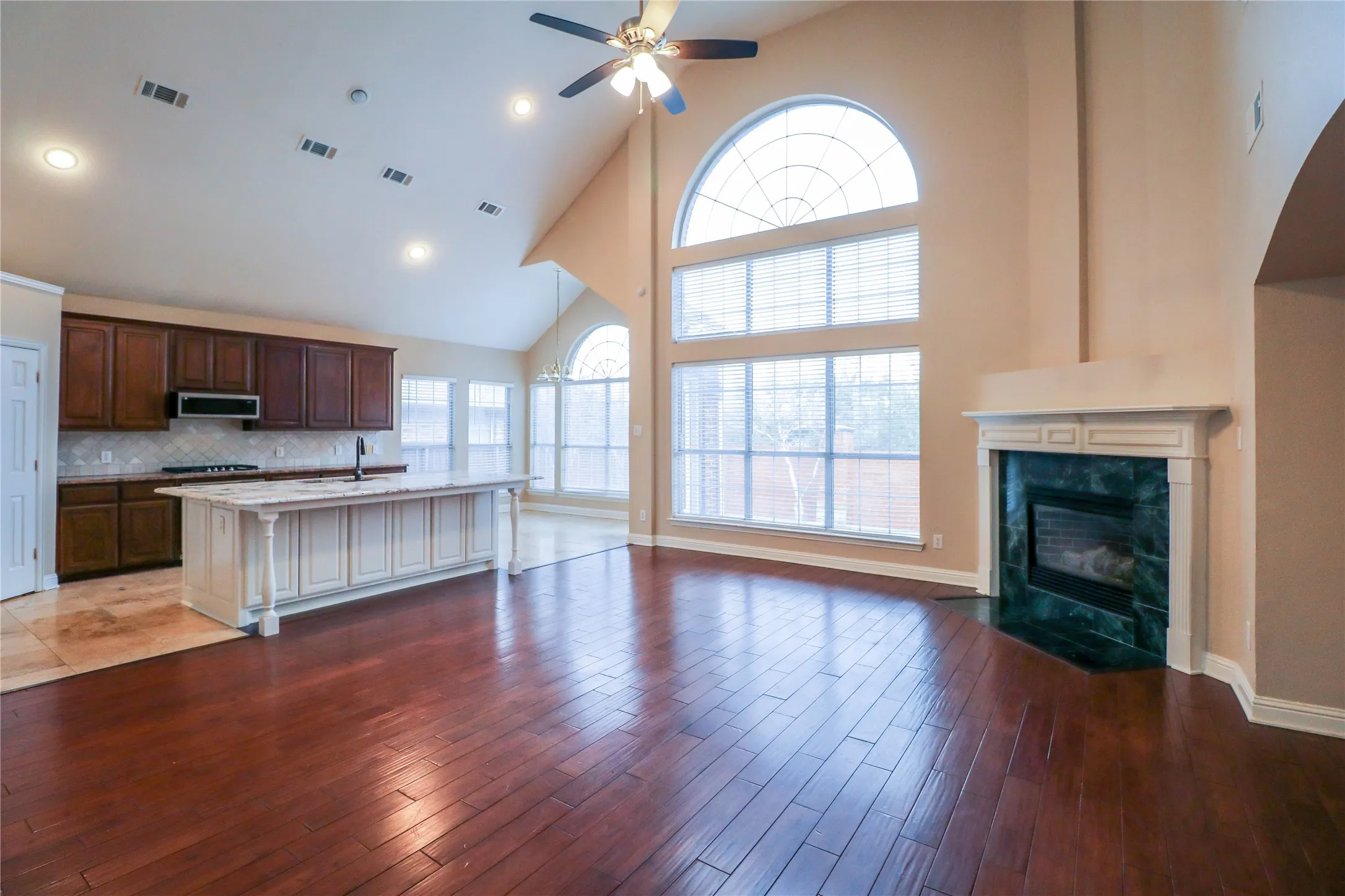 Single Family Residence For Rent in Dallas County , 9130 Bottlebrush Lane, Irving, Texas 75063, 4 Bedroom, 3 Bathroom, 2 Garage spaces, 3,600 Sqft, built in 2001, mls#21354503, Real Estate Agent in Irving, Homes For Rent in Dallas county, Homes For Rent in Irving, Realtor in Irving Texas, Real Estate Brokerage Independent Realty Texas, Luminita Cordes Realtor