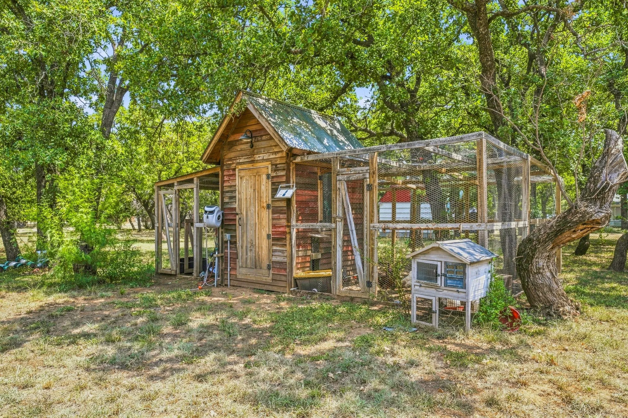 Single Family Residence For Sale in Young County , 330 Rambling Oaks Road, Graham, Texas 76450, 4 Bedroom, 3 Bathroom, 2 Garage spaces, 2,210 Sqft, built in 2008, mls#21354353, Real Estate Agent in Graham, Homes For Sale in Young county, Homes For Sale in Graham, Realtor in Graham Texas, Real Estate Brokerage Independent Realty Texas, Luminita Cordes Realtor