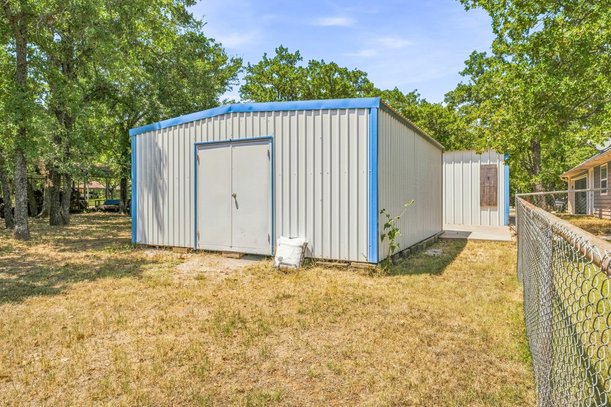 Single Family Residence For Sale in Young County , 330 Rambling Oaks Road, Graham, Texas 76450, 4 Bedroom, 3 Bathroom, 2 Garage spaces, 2,210 Sqft, built in 2008, mls#21354353, Real Estate Agent in Graham, Homes For Sale in Young county, Homes For Sale in Graham, Realtor in Graham Texas, Real Estate Brokerage Independent Realty Texas, Luminita Cordes Realtor