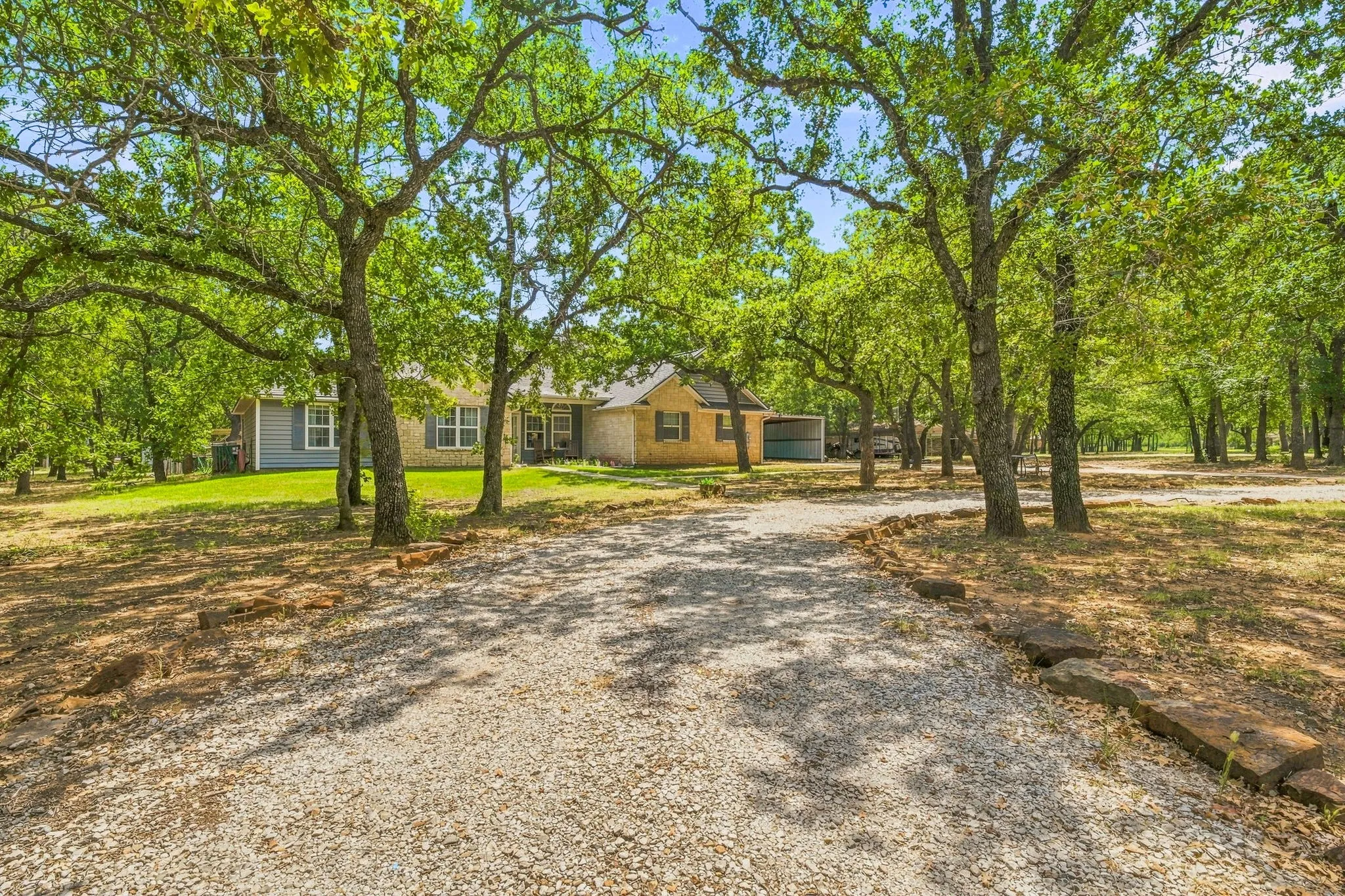 Single Family Residence For Sale in Young County , 330 Rambling Oaks Road, Graham, Texas 76450, 4 Bedroom, 3 Bathroom, 2 Garage spaces, 2,210 Sqft, built in 2008, mls#21354353, Real Estate Agent in Graham, Homes For Sale in Young county, Homes For Sale in Graham, Realtor in Graham Texas, Real Estate Brokerage Independent Realty Texas, Luminita Cordes Realtor