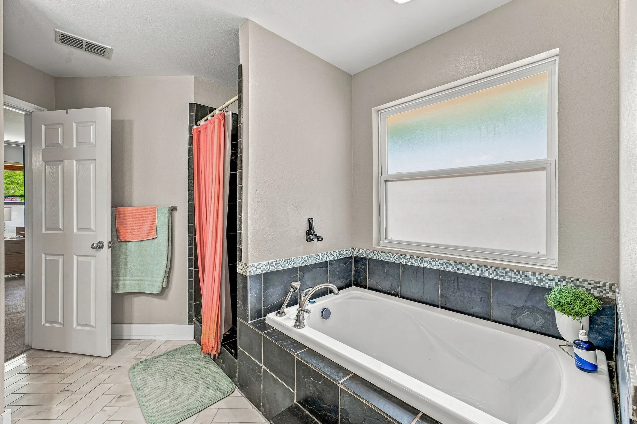 Single Family Residence For Sale in Young County , 330 Rambling Oaks Road, Graham, Texas 76450, 4 Bedroom, 3 Bathroom, 2 Garage spaces, 2,210 Sqft, built in 2008, mls#21354353, Real Estate Agent in Graham, Homes For Sale in Young county, Homes For Sale in Graham, Realtor in Graham Texas, Real Estate Brokerage Independent Realty Texas, Luminita Cordes Realtor
