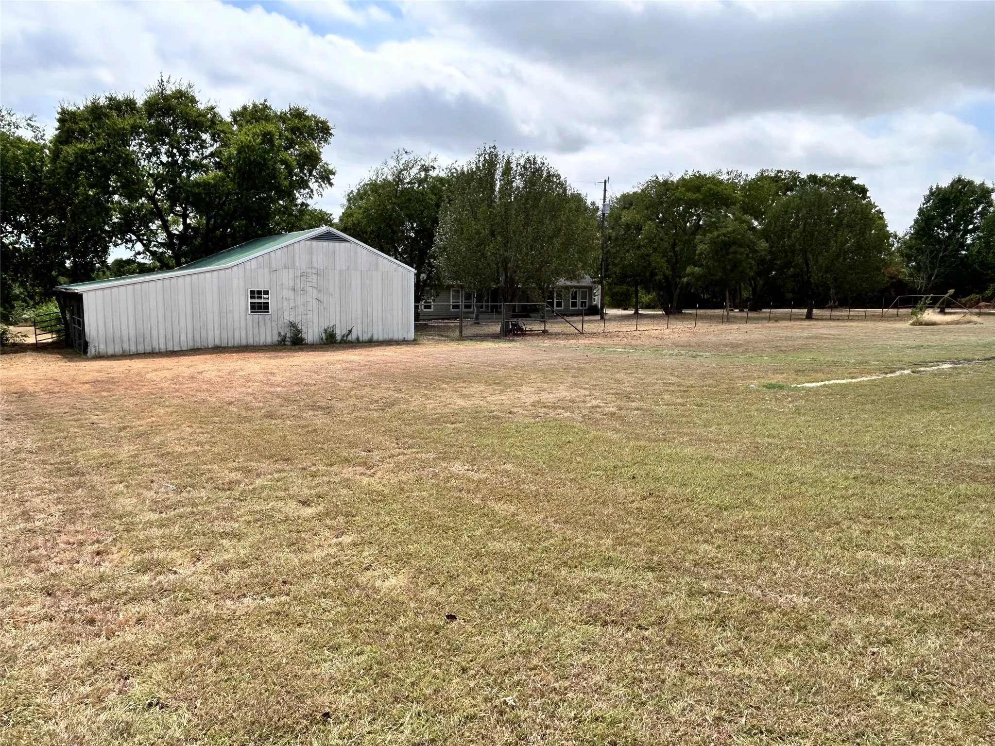 Single Family Residence For Sale in Collin County , 8127 County Road 172, Celina, Texas 75009, 3 Bedroom, 3 Bathroom, Garage spaces, 2,552 Sqft, built in 1985, mls#21275111, Real Estate Agent in Celina, Homes For Sale in Collin county, Homes For Sale in Celina, Realtor in Celina Texas, Real Estate Brokerage Independent Realty Texas, Luminita Cordes Realtor