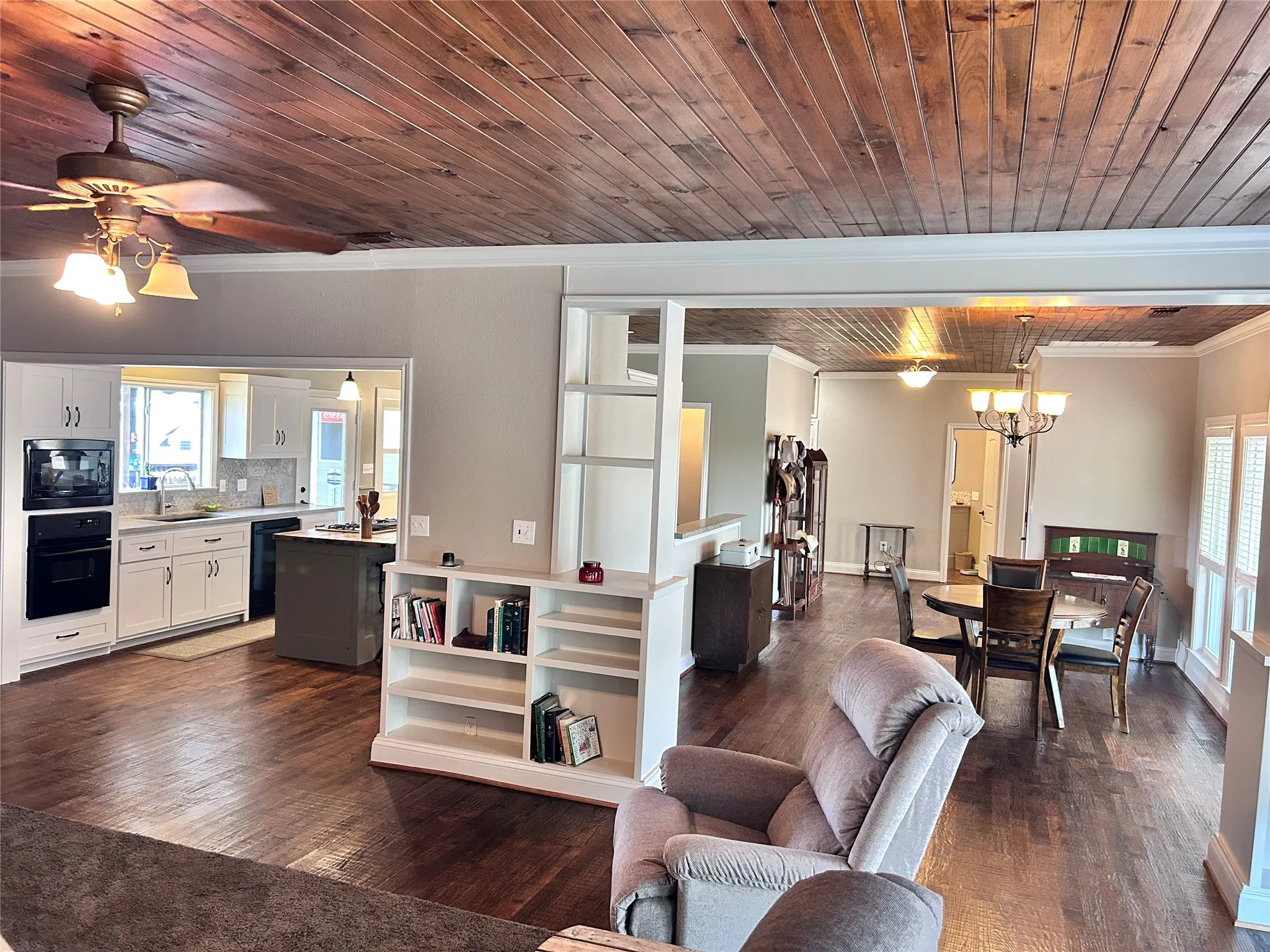 Single Family Residence For Sale in Collin County , 8127 County Road 172, Celina, Texas 75009, 3 Bedroom, 3 Bathroom, Garage spaces, 2,552 Sqft, built in 1985, mls#21275111, Real Estate Agent in Celina, Homes For Sale in Collin county, Homes For Sale in Celina, Realtor in Celina Texas, Real Estate Brokerage Independent Realty Texas, Luminita Cordes Realtor