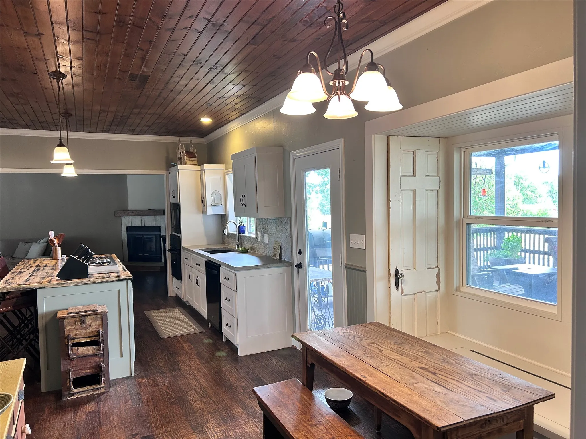 Single Family Residence For Sale in Collin County , 8127 County Road 172, Celina, Texas 75009, 3 Bedroom, 3 Bathroom, Garage spaces, 2,552 Sqft, built in 1985, mls#21275111, Real Estate Agent in Celina, Homes For Sale in Collin county, Homes For Sale in Celina, Realtor in Celina Texas, Real Estate Brokerage Independent Realty Texas, Luminita Cordes Realtor