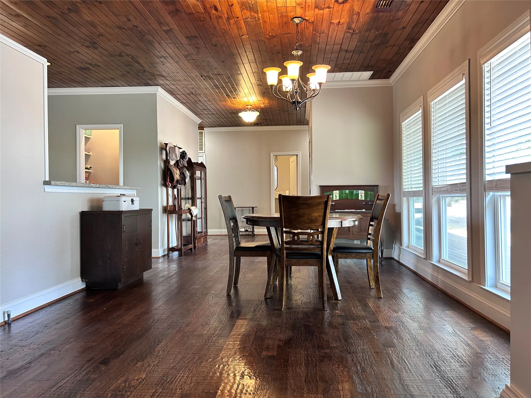 Single Family Residence For Sale in Collin County , 8127 County Road 172, Celina, Texas 75009, 3 Bedroom, 3 Bathroom, Garage spaces, 2,552 Sqft, built in 1985, mls#21275111, Real Estate Agent in Celina, Homes For Sale in Collin county, Homes For Sale in Celina, Realtor in Celina Texas, Real Estate Brokerage Independent Realty Texas, Luminita Cordes Realtor