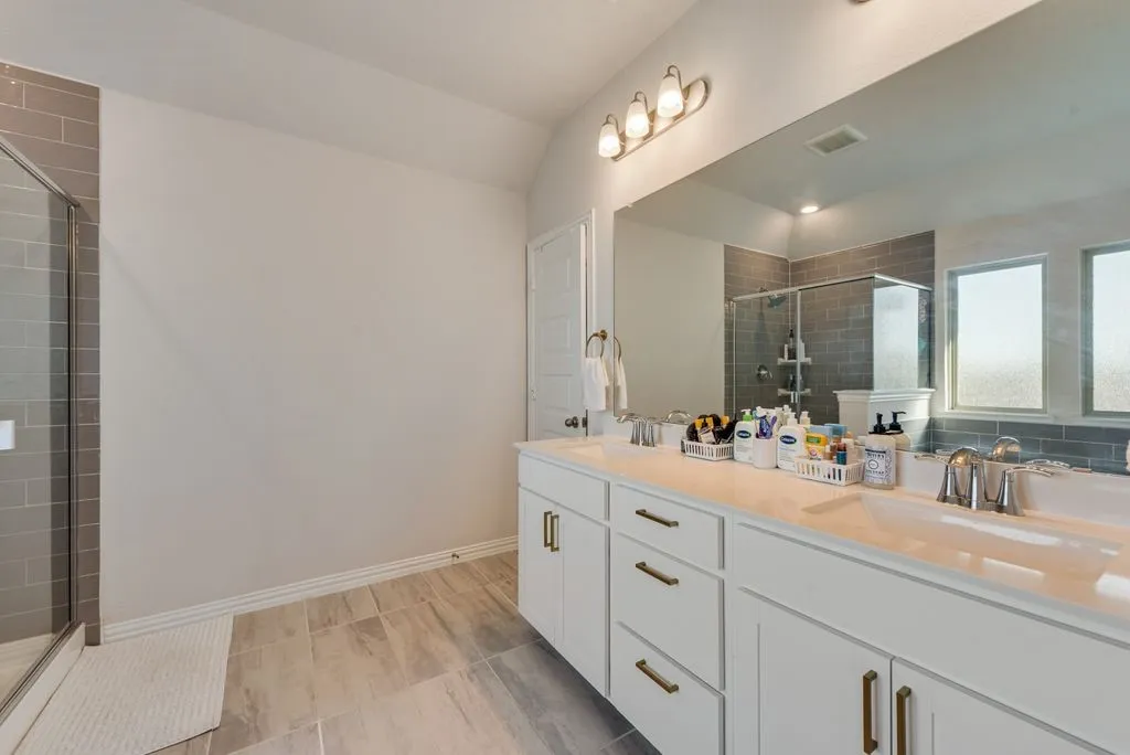 Single Family Residence For Rent in Denton County , 1220 Canuela Way, Justin, Texas 76247, 4 Bedroom, 3 Bathroom, 2 Garage spaces, 2,319 Sqft, built in 2023, mls#21353332, Real Estate Agent in Justin, Homes For Rent in Denton county, Homes For Rent in Justin, Realtor in Justin Texas, Real Estate Brokerage Independent Realty Texas, Luminita Cordes Realtor