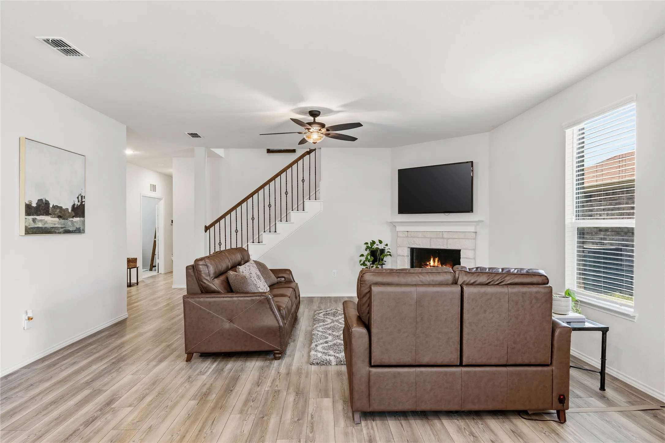 Single Family Residence For Sale in Denton County , 1145 Vernon Drive, Aubrey, Texas 76227, 4 Bedroom, 3 Bathroom, 2 Garage spaces, 2,481 Sqft, built in 2022, mls#21354489, Real Estate Agent in Aubrey, Homes For Sale in Denton county, Homes For Sale in Aubrey, Realtor in Aubrey Texas, Real Estate Brokerage Independent Realty Texas, Luminita Cordes Realtor