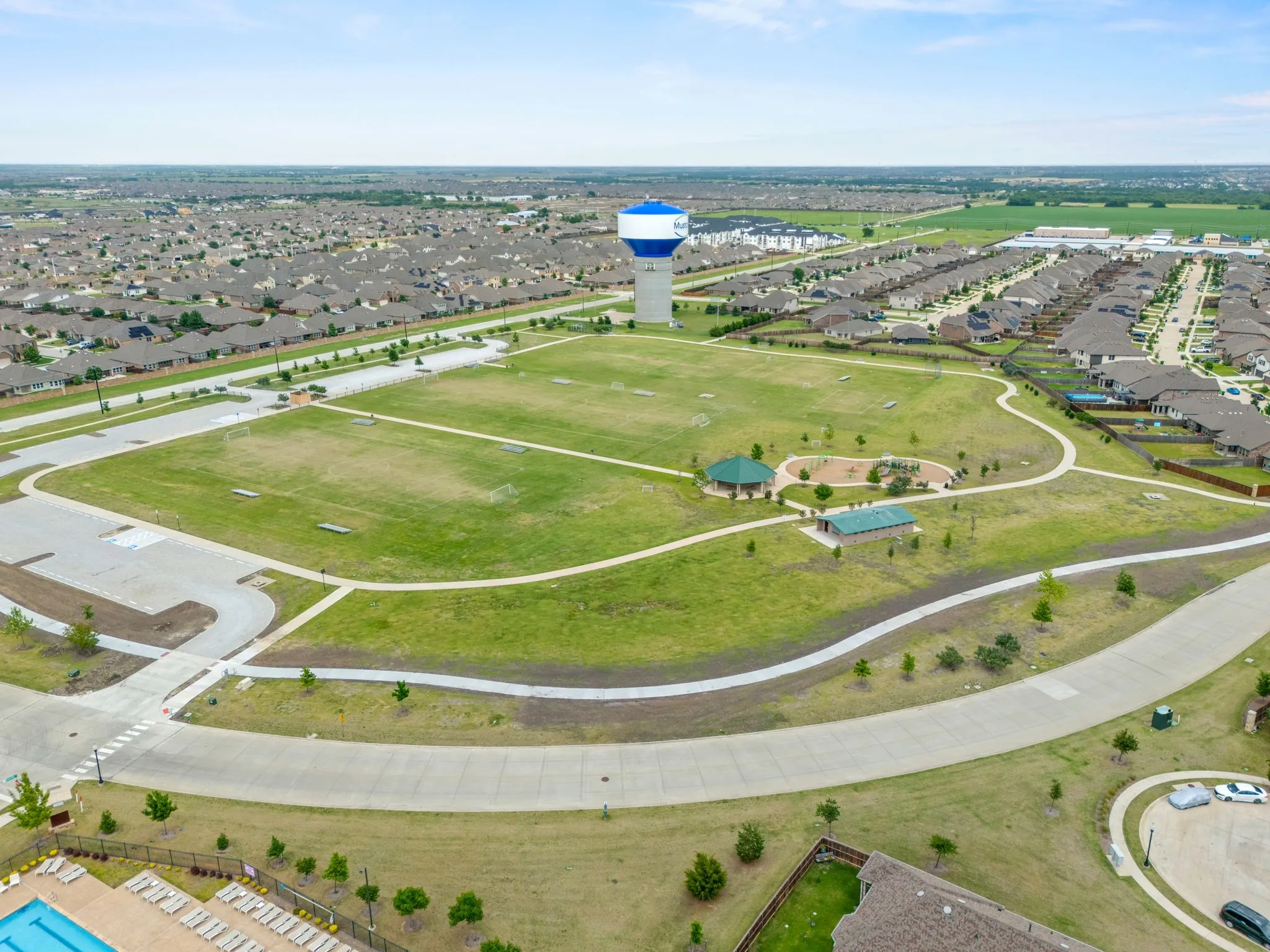 Single Family Residence For Sale in Denton County , 1145 Vernon Drive, Aubrey, Texas 76227, 4 Bedroom, 3 Bathroom, 2 Garage spaces, 2,481 Sqft, built in 2022, mls#21354489, Real Estate Agent in Aubrey, Homes For Sale in Denton county, Homes For Sale in Aubrey, Realtor in Aubrey Texas, Real Estate Brokerage Independent Realty Texas, Luminita Cordes Realtor