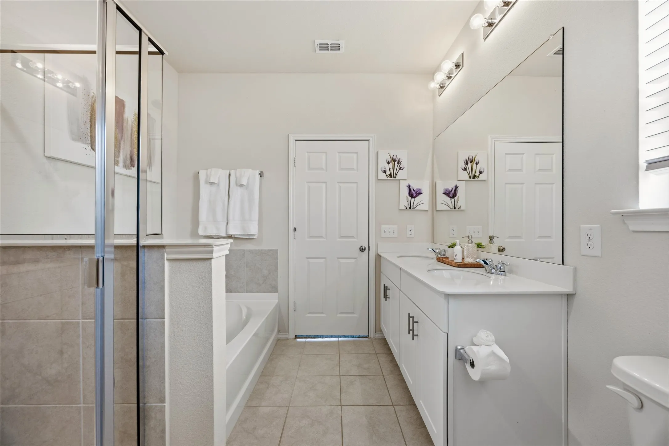 Single Family Residence For Sale in Denton County , 1145 Vernon Drive, Aubrey, Texas 76227, 4 Bedroom, 3 Bathroom, 2 Garage spaces, 2,481 Sqft, built in 2022, mls#21354489, Real Estate Agent in Aubrey, Homes For Sale in Denton county, Homes For Sale in Aubrey, Realtor in Aubrey Texas, Real Estate Brokerage Independent Realty Texas, Luminita Cordes Realtor