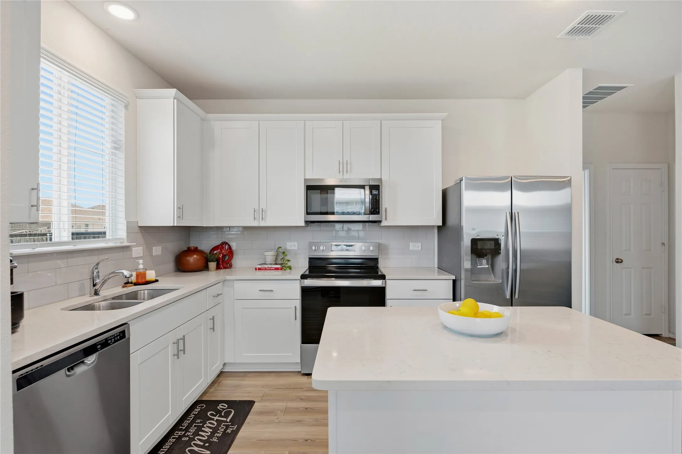 Single Family Residence For Sale in Denton County , 1145 Vernon Drive, Aubrey, Texas 76227, 4 Bedroom, 3 Bathroom, 2 Garage spaces, 2,481 Sqft, built in 2022, mls#21354489, Real Estate Agent in Aubrey, Homes For Sale in Denton county, Homes For Sale in Aubrey, Realtor in Aubrey Texas, Real Estate Brokerage Independent Realty Texas, Luminita Cordes Realtor
