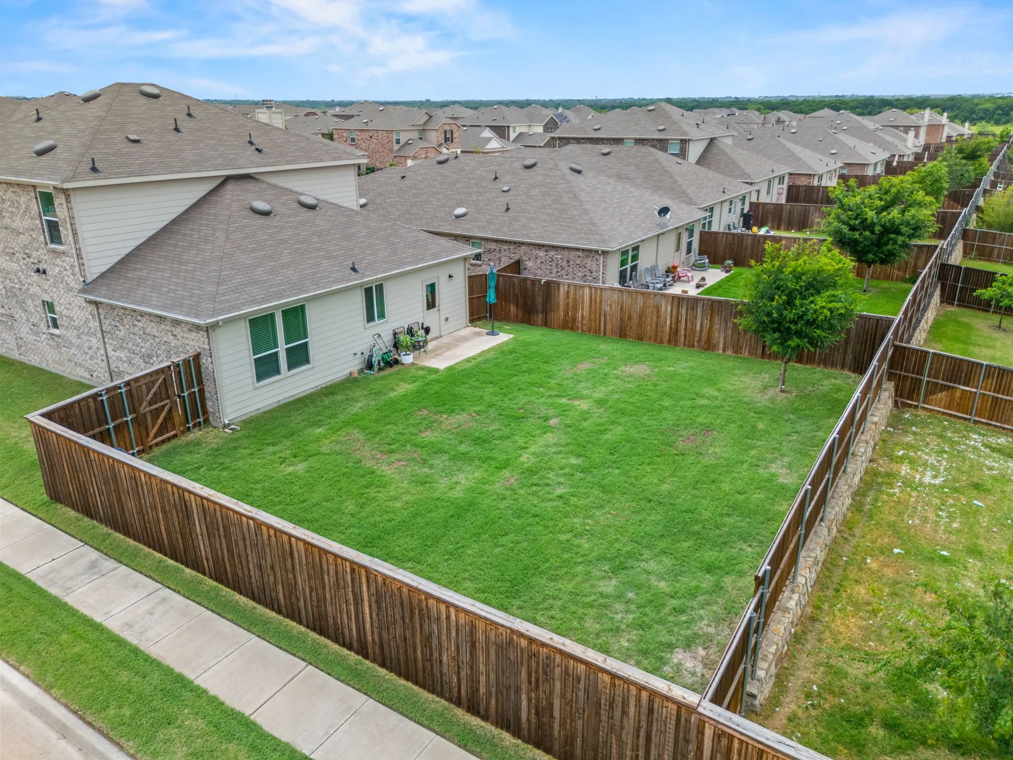 Single Family Residence For Sale in Denton County , 1145 Vernon Drive, Aubrey, Texas 76227, 4 Bedroom, 3 Bathroom, 2 Garage spaces, 2,481 Sqft, built in 2022, mls#21354489, Real Estate Agent in Aubrey, Homes For Sale in Denton county, Homes For Sale in Aubrey, Realtor in Aubrey Texas, Real Estate Brokerage Independent Realty Texas, Luminita Cordes Realtor