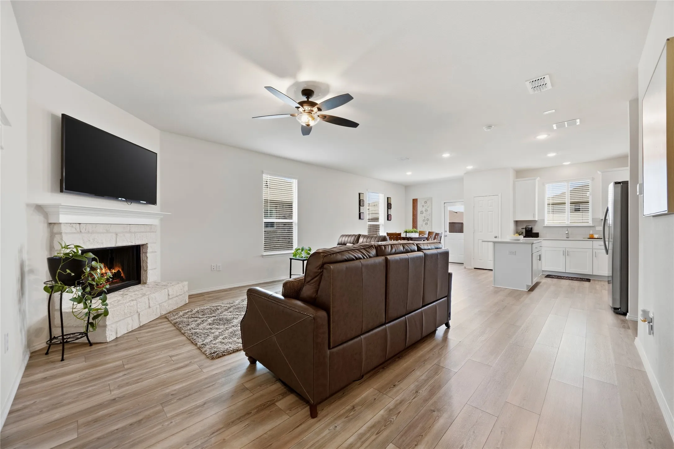 Single Family Residence For Sale in Denton County , 1145 Vernon Drive, Aubrey, Texas 76227, 4 Bedroom, 3 Bathroom, 2 Garage spaces, 2,481 Sqft, built in 2022, mls#21354489, Real Estate Agent in Aubrey, Homes For Sale in Denton county, Homes For Sale in Aubrey, Realtor in Aubrey Texas, Real Estate Brokerage Independent Realty Texas, Luminita Cordes Realtor