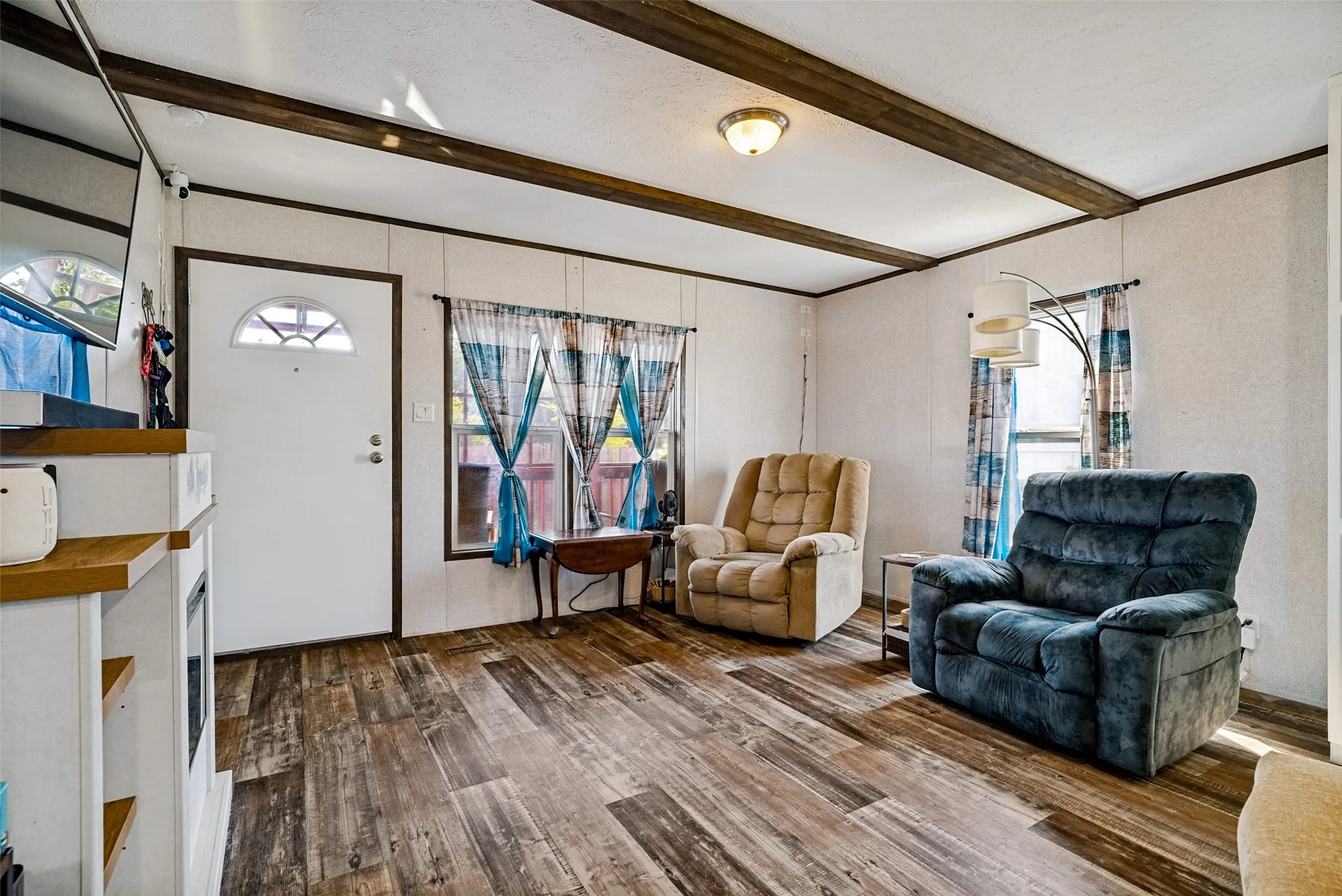 Manufactured Home For Sale in Hood County , 4415 Woodland Drive, Granbury, Texas 76048, 2 Bedroom, 2 Bathroom, Garage spaces, 990 Sqft, built in 2021, mls#21354512, Real Estate Agent in Granbury, Homes For Sale in Hood county, Homes For Sale in Granbury, Realtor in Granbury Texas, Real Estate Brokerage Independent Realty Texas, Luminita Cordes Realtor