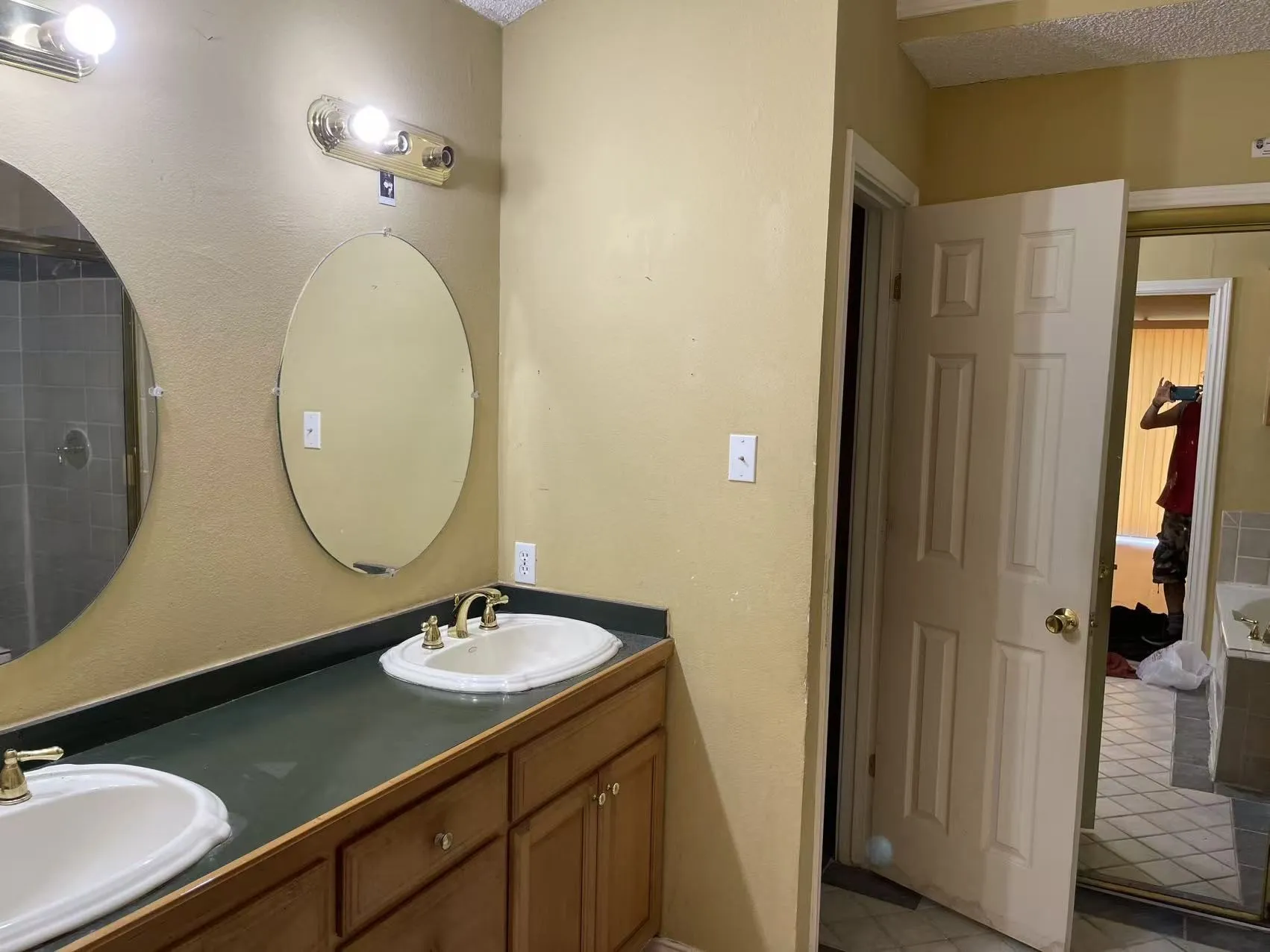 Single Family Residence For Rent in Tarrant County , 3098 Rustlewind Lane, Grand Prairie, Texas 75052, 3 Bedroom, 2 Bathroom, 2 Garage spaces, 1,400 Sqft, built in 1985, mls#21354519, Real Estate Agent in Grand Prairie, Homes For Rent in Tarrant county, Homes For Rent in Grand Prairie, Realtor in Grand Prairie Texas, Real Estate Brokerage Independent Realty Texas, Luminita Cordes Realtor