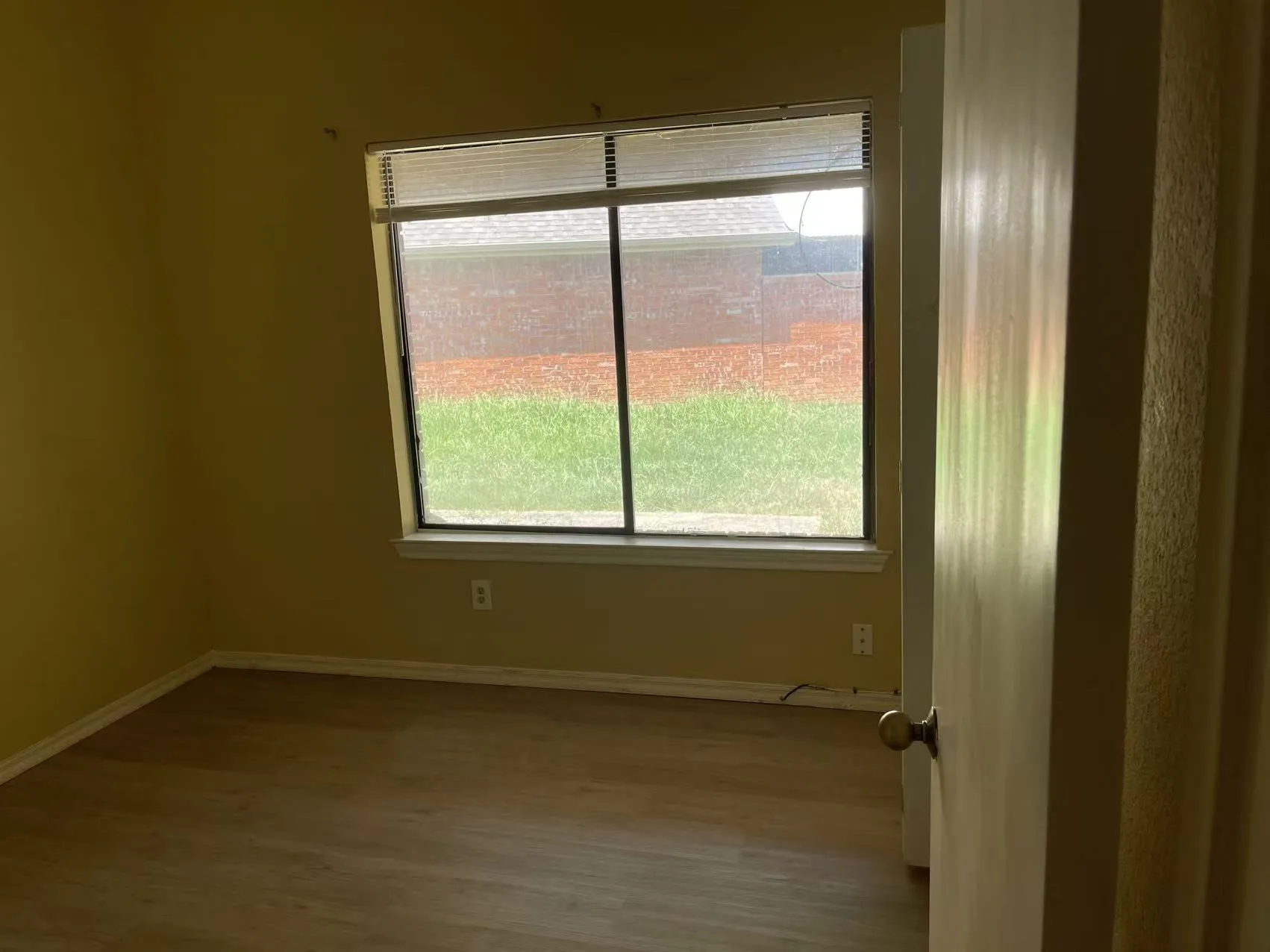 Single Family Residence For Rent in Tarrant County , 3098 Rustlewind Lane, Grand Prairie, Texas 75052, 3 Bedroom, 2 Bathroom, 2 Garage spaces, 1,400 Sqft, built in 1985, mls#21354519, Real Estate Agent in Grand Prairie, Homes For Rent in Tarrant county, Homes For Rent in Grand Prairie, Realtor in Grand Prairie Texas, Real Estate Brokerage Independent Realty Texas, Luminita Cordes Realtor
