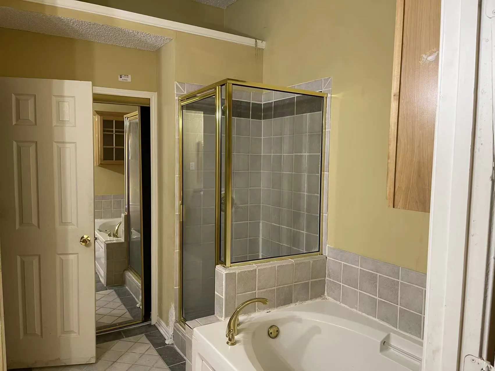 Single Family Residence For Rent in Tarrant County , 3098 Rustlewind Lane, Grand Prairie, Texas 75052, 3 Bedroom, 2 Bathroom, 2 Garage spaces, 1,400 Sqft, built in 1985, mls#21354519, Real Estate Agent in Grand Prairie, Homes For Rent in Tarrant county, Homes For Rent in Grand Prairie, Realtor in Grand Prairie Texas, Real Estate Brokerage Independent Realty Texas, Luminita Cordes Realtor