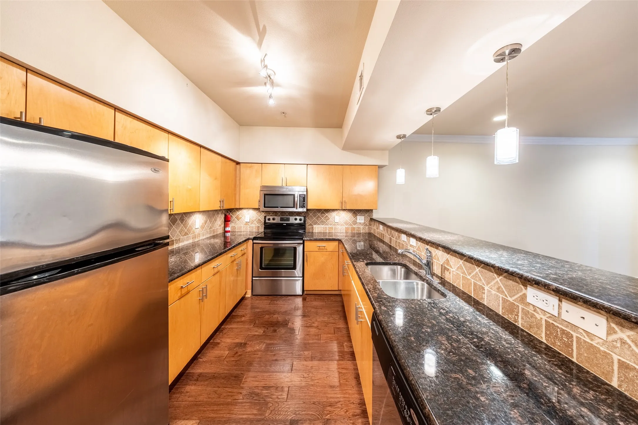 Condominium For Sale in Dallas County , 3102 Kings Road 3310, Dallas, Texas 75219, 1 Bedroom, 1 Bathroom, Garage spaces, 798 Sqft, built in 2001, mls#21354491, Real Estate Agent in Dallas, Homes For Sale in Dallas county, Homes For Sale in Dallas, Realtor in Dallas Texas, Real Estate Brokerage Independent Realty Texas, Luminita Cordes Realtor