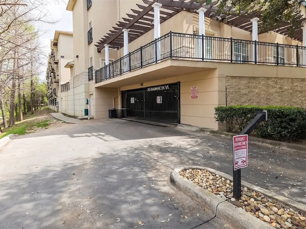 Condominium For Sale in Dallas County , 3102 Kings Road 3310, Dallas, Texas 75219, 1 Bedroom, 1 Bathroom, Garage spaces, 798 Sqft, built in 2001, mls#21354491, Real Estate Agent in Dallas, Homes For Sale in Dallas county, Homes For Sale in Dallas, Realtor in Dallas Texas, Real Estate Brokerage Independent Realty Texas, Luminita Cordes Realtor