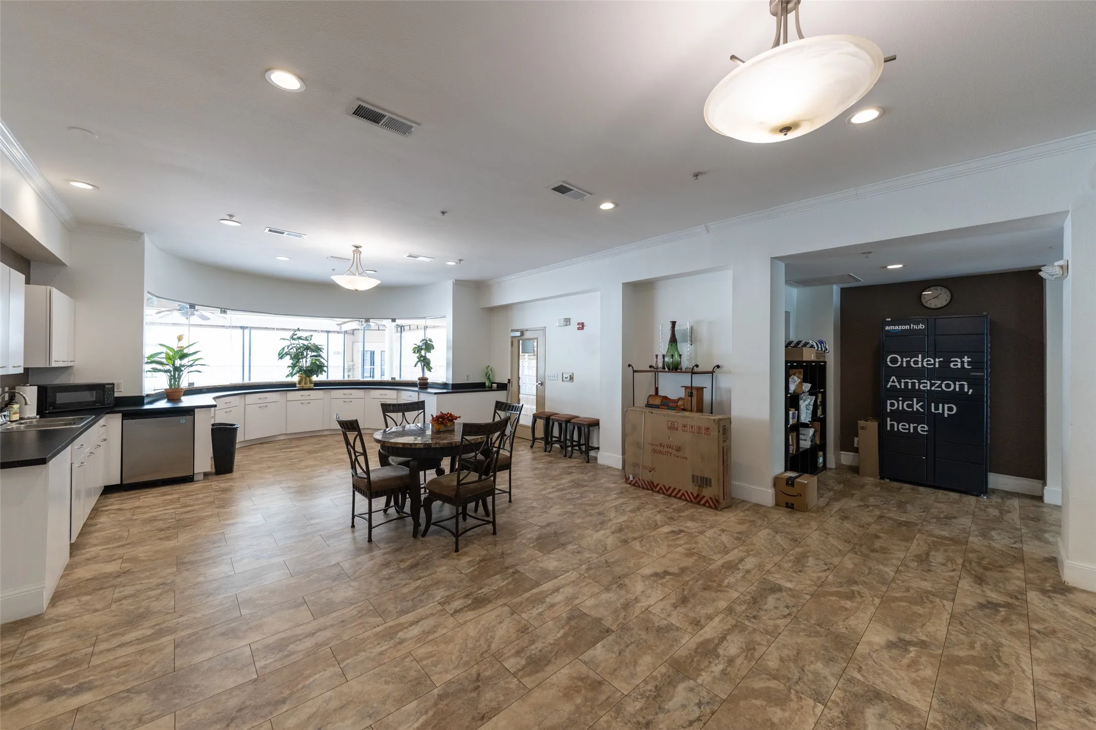 Condominium For Sale in Dallas County , 3102 Kings Road 3310, Dallas, Texas 75219, 1 Bedroom, 1 Bathroom, Garage spaces, 798 Sqft, built in 2001, mls#21354491, Real Estate Agent in Dallas, Homes For Sale in Dallas county, Homes For Sale in Dallas, Realtor in Dallas Texas, Real Estate Brokerage Independent Realty Texas, Luminita Cordes Realtor