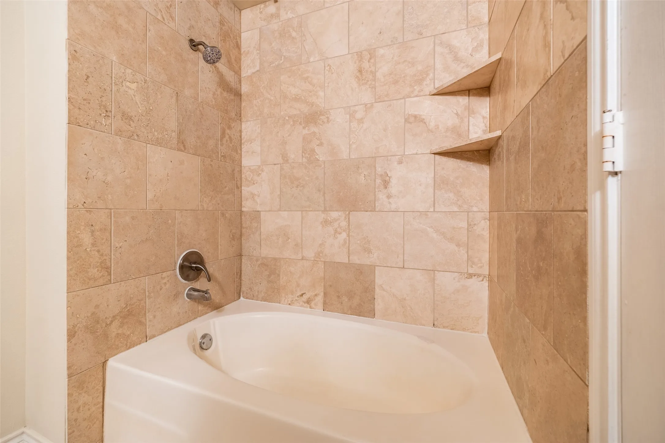 Condominium For Sale in Dallas County , 3102 Kings Road 3310, Dallas, Texas 75219, 1 Bedroom, 1 Bathroom, Garage spaces, 798 Sqft, built in 2001, mls#21354491, Real Estate Agent in Dallas, Homes For Sale in Dallas county, Homes For Sale in Dallas, Realtor in Dallas Texas, Real Estate Brokerage Independent Realty Texas, Luminita Cordes Realtor