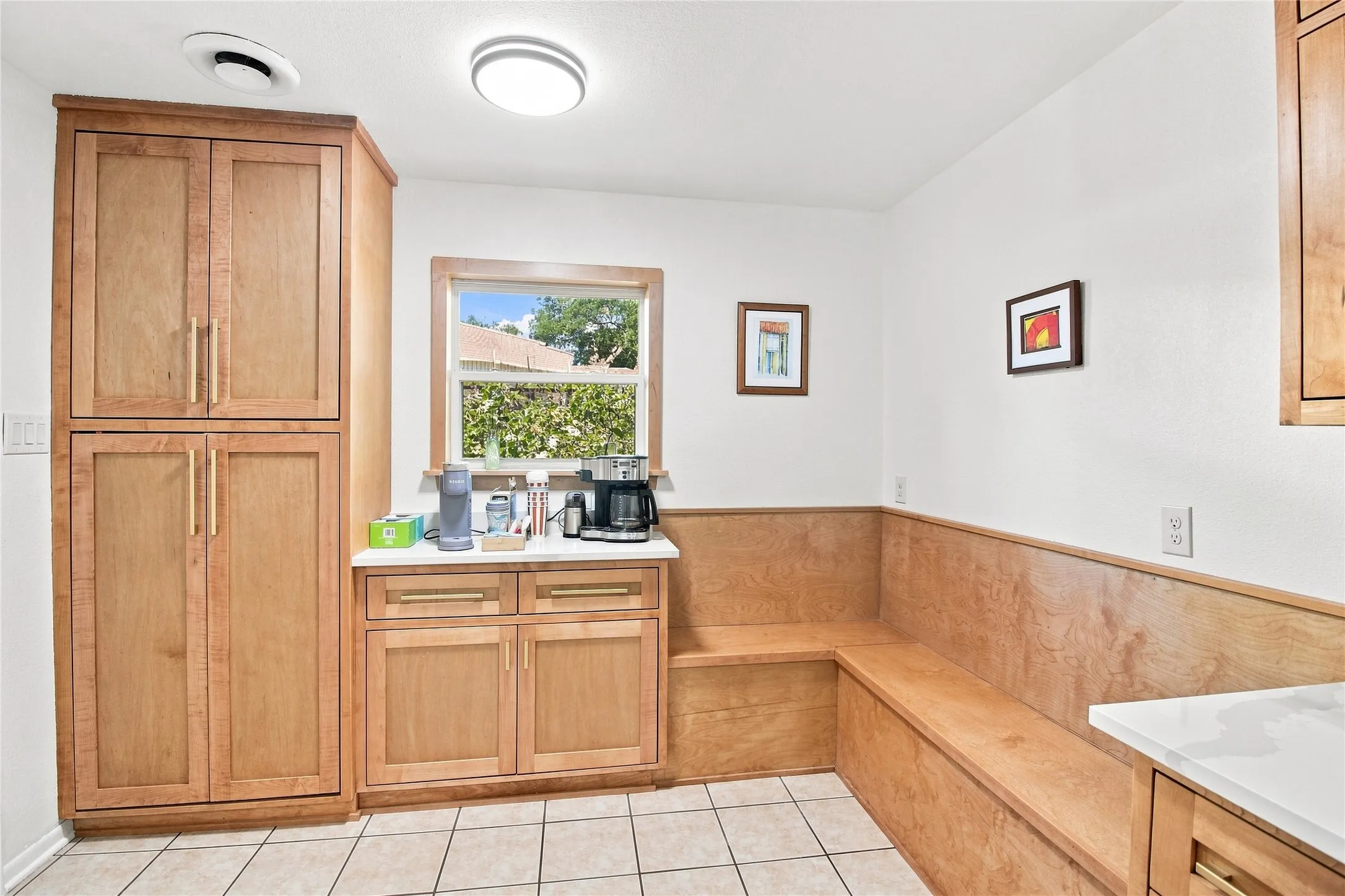Single Family Residence For Sale in Tarrant County , 3552 Wosley Drive, Fort Worth, Texas 76133, 3 Bedroom, 2 Bathroom, 2 Garage spaces, 2,176 Sqft, built in 1959, mls#21354504, Real Estate Agent in Fort Worth, Homes For Sale in Tarrant county, Homes For Sale in Fort Worth, Realtor in Fort Worth Texas, Real Estate Brokerage Independent Realty Texas, Luminita Cordes Realtor