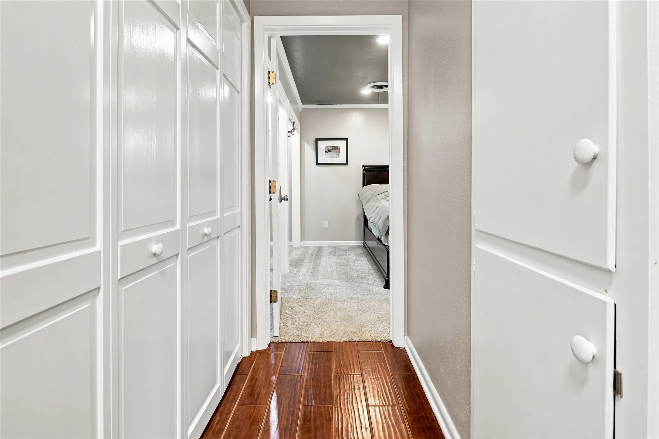 Single Family Residence For Sale in Tarrant County , 3552 Wosley Drive, Fort Worth, Texas 76133, 3 Bedroom, 2 Bathroom, 2 Garage spaces, 2,176 Sqft, built in 1959, mls#21354504, Real Estate Agent in Fort Worth, Homes For Sale in Tarrant county, Homes For Sale in Fort Worth, Realtor in Fort Worth Texas, Real Estate Brokerage Independent Realty Texas, Luminita Cordes Realtor