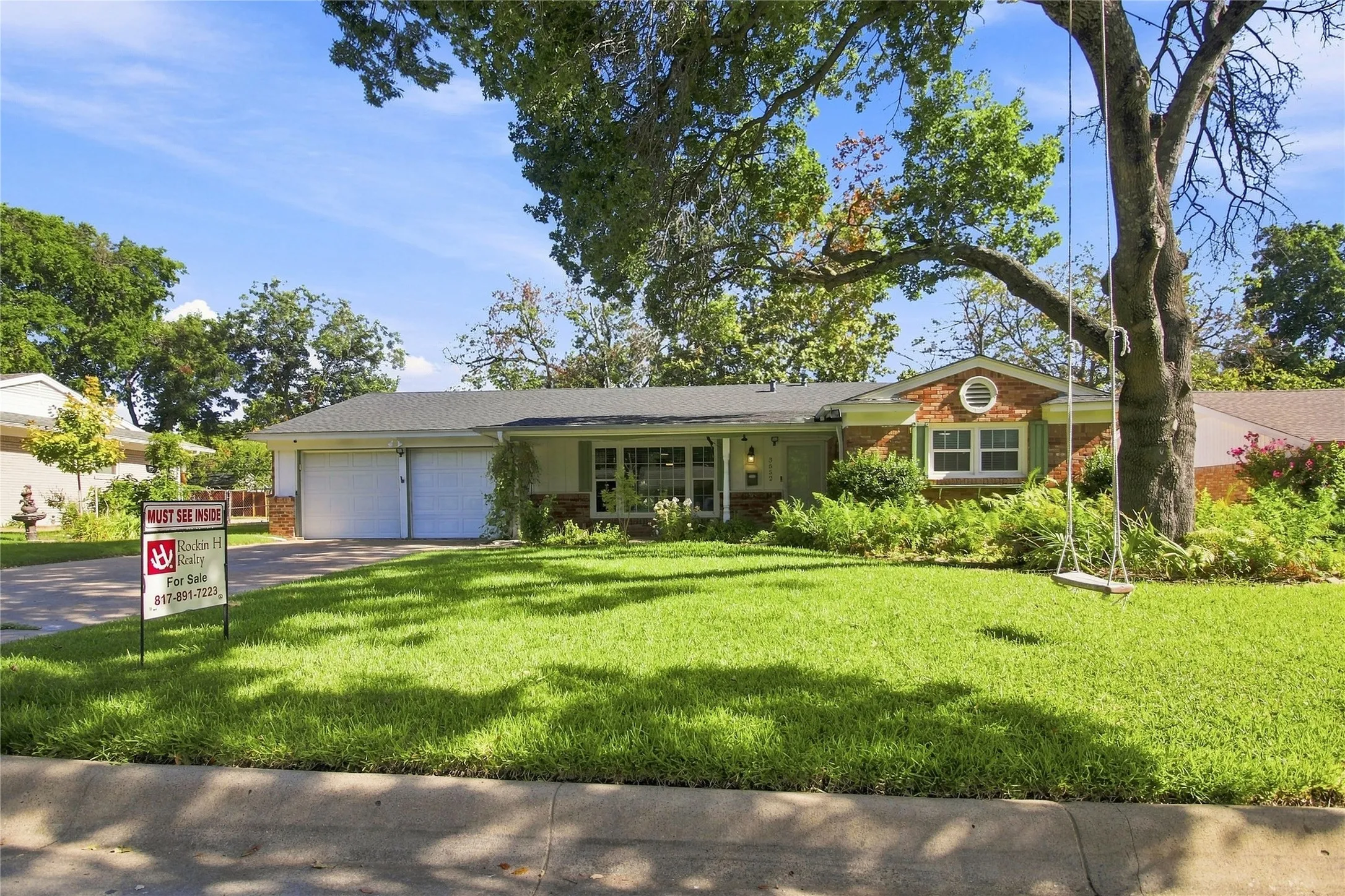 Single Family Residence For Sale in Tarrant County , 3552 Wosley Drive, Fort Worth, Texas 76133, 3 Bedroom, 2 Bathroom, 2 Garage spaces, 2,176 Sqft, built in 1959, mls#21354504, Real Estate Agent in Fort Worth, Homes For Sale in Tarrant county, Homes For Sale in Fort Worth, Realtor in Fort Worth Texas, Real Estate Brokerage Independent Realty Texas, Luminita Cordes Realtor