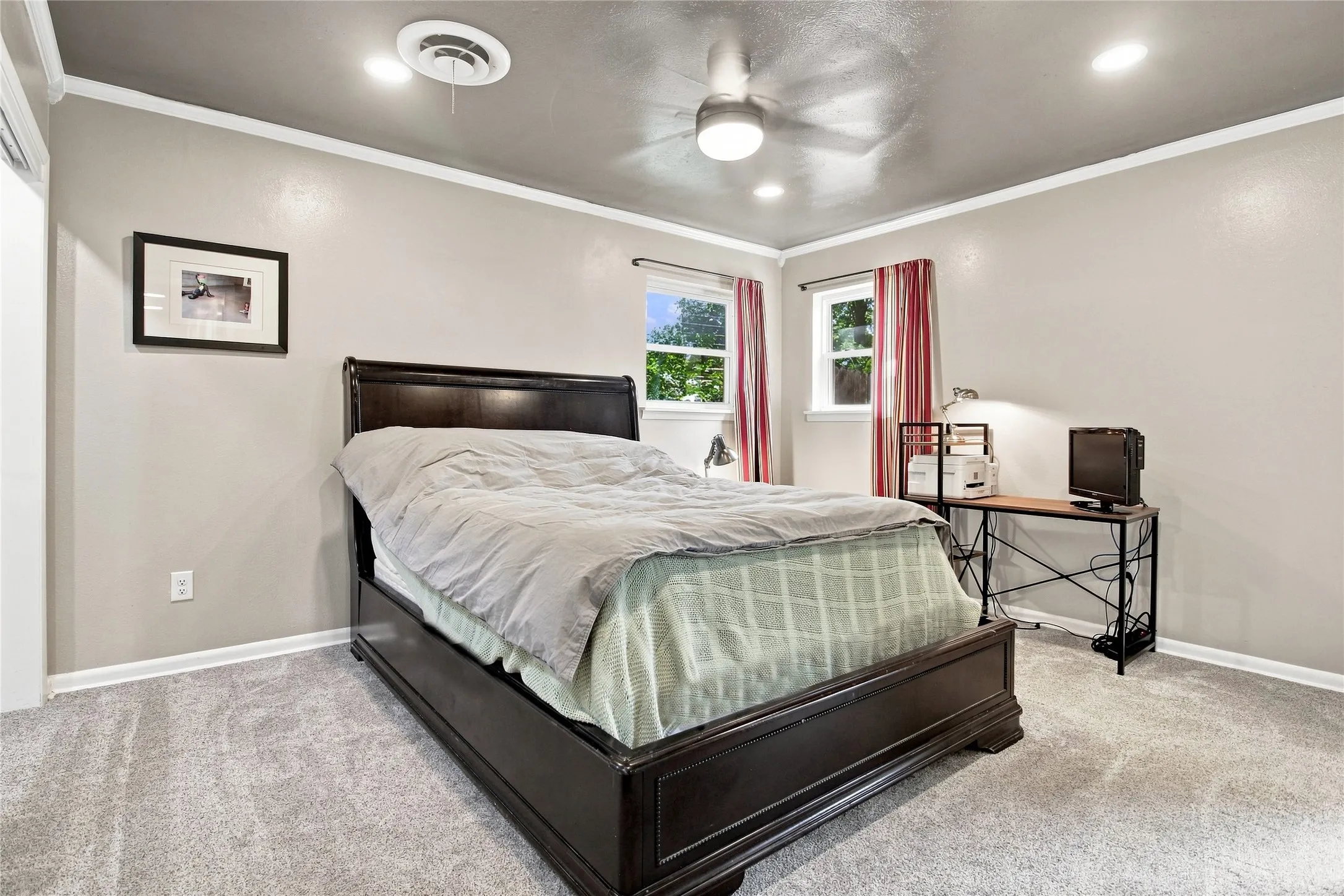 Single Family Residence For Sale in Tarrant County , 3552 Wosley Drive, Fort Worth, Texas 76133, 3 Bedroom, 2 Bathroom, 2 Garage spaces, 2,176 Sqft, built in 1959, mls#21354504, Real Estate Agent in Fort Worth, Homes For Sale in Tarrant county, Homes For Sale in Fort Worth, Realtor in Fort Worth Texas, Real Estate Brokerage Independent Realty Texas, Luminita Cordes Realtor