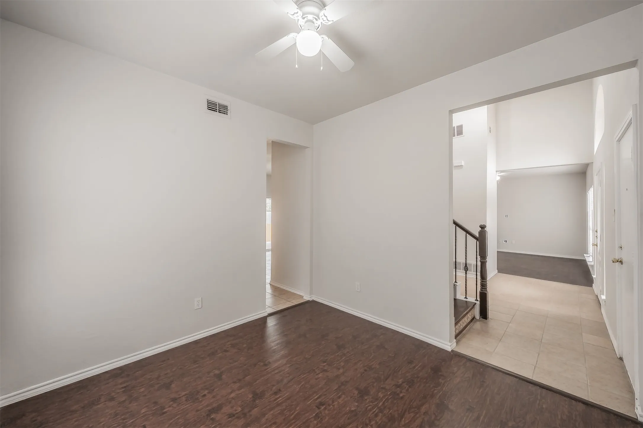 Single Family Residence For Rent in Tarrant County , 1411 Prentice Street, Arlington, Texas 76018, 4 Bedroom, 3 Bathroom, 2 Garage spaces, 2,108 Sqft, built in 1990, mls#21354521, Real Estate Agent in Arlington, Homes For Rent in Tarrant county, Homes For Rent in Arlington, Realtor in Arlington Texas, Real Estate Brokerage Independent Realty Texas, Luminita Cordes Realtor