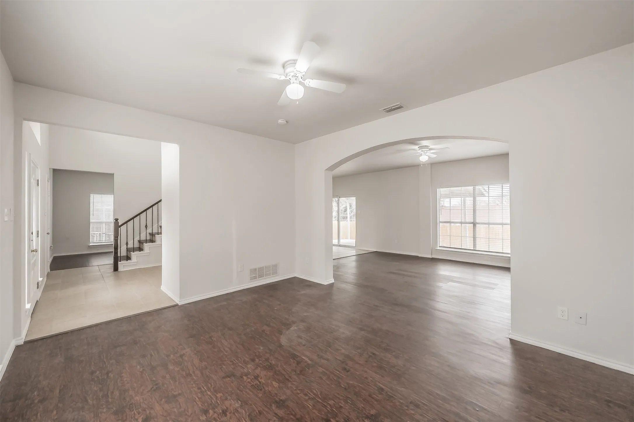Single Family Residence For Rent in Tarrant County , 1411 Prentice Street, Arlington, Texas 76018, 4 Bedroom, 3 Bathroom, 2 Garage spaces, 2,108 Sqft, built in 1990, mls#21354521, Real Estate Agent in Arlington, Homes For Rent in Tarrant county, Homes For Rent in Arlington, Realtor in Arlington Texas, Real Estate Brokerage Independent Realty Texas, Luminita Cordes Realtor