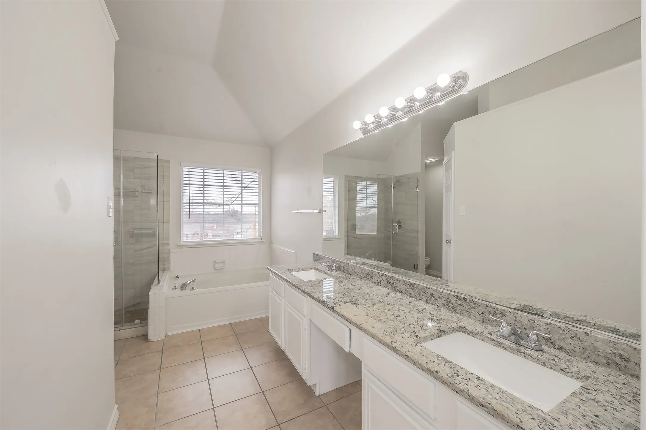 Single Family Residence For Rent in Tarrant County , 1411 Prentice Street, Arlington, Texas 76018, 4 Bedroom, 3 Bathroom, 2 Garage spaces, 2,108 Sqft, built in 1990, mls#21354521, Real Estate Agent in Arlington, Homes For Rent in Tarrant county, Homes For Rent in Arlington, Realtor in Arlington Texas, Real Estate Brokerage Independent Realty Texas, Luminita Cordes Realtor