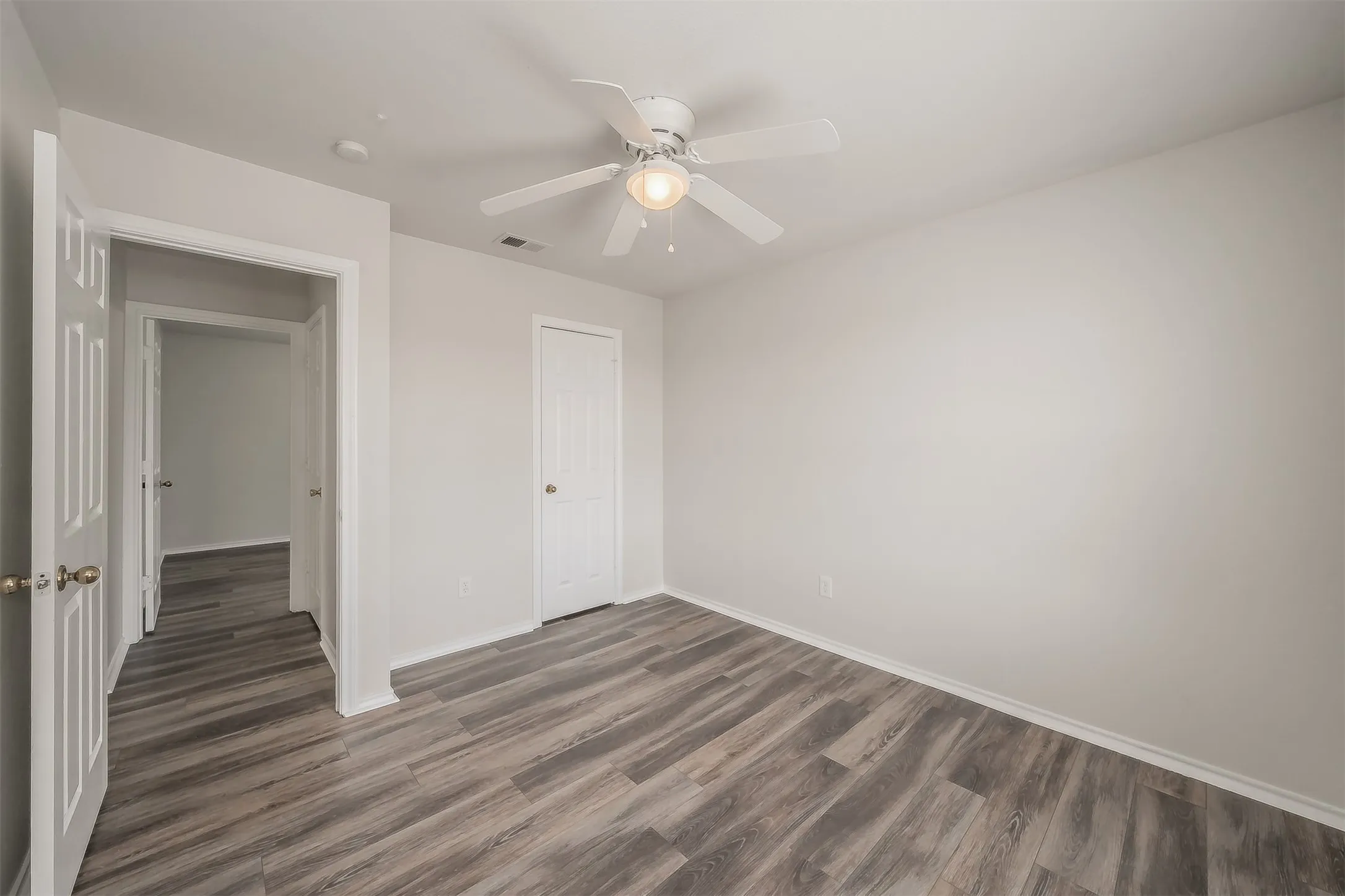 Single Family Residence For Rent in Tarrant County , 1411 Prentice Street, Arlington, Texas 76018, 4 Bedroom, 3 Bathroom, 2 Garage spaces, 2,108 Sqft, built in 1990, mls#21354521, Real Estate Agent in Arlington, Homes For Rent in Tarrant county, Homes For Rent in Arlington, Realtor in Arlington Texas, Real Estate Brokerage Independent Realty Texas, Luminita Cordes Realtor
