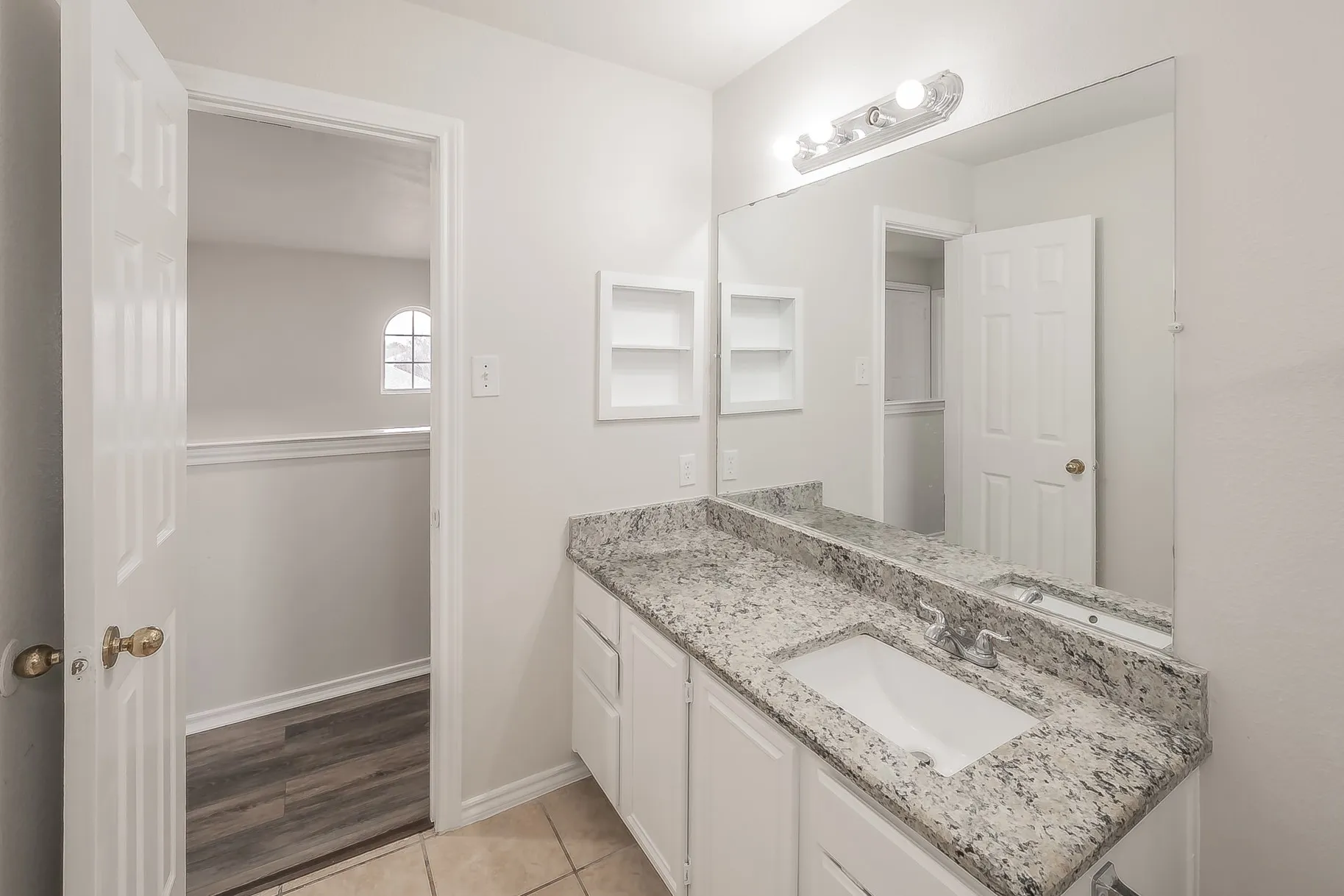 Single Family Residence For Rent in Tarrant County , 1411 Prentice Street, Arlington, Texas 76018, 4 Bedroom, 3 Bathroom, 2 Garage spaces, 2,108 Sqft, built in 1990, mls#21354521, Real Estate Agent in Arlington, Homes For Rent in Tarrant county, Homes For Rent in Arlington, Realtor in Arlington Texas, Real Estate Brokerage Independent Realty Texas, Luminita Cordes Realtor