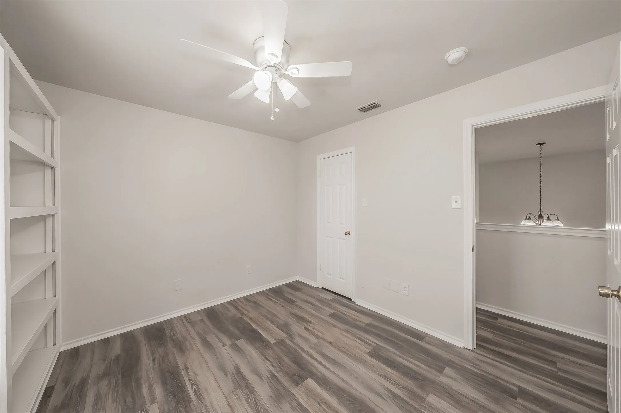 Single Family Residence For Rent in Tarrant County , 1411 Prentice Street, Arlington, Texas 76018, 4 Bedroom, 3 Bathroom, 2 Garage spaces, 2,108 Sqft, built in 1990, mls#21354521, Real Estate Agent in Arlington, Homes For Rent in Tarrant county, Homes For Rent in Arlington, Realtor in Arlington Texas, Real Estate Brokerage Independent Realty Texas, Luminita Cordes Realtor