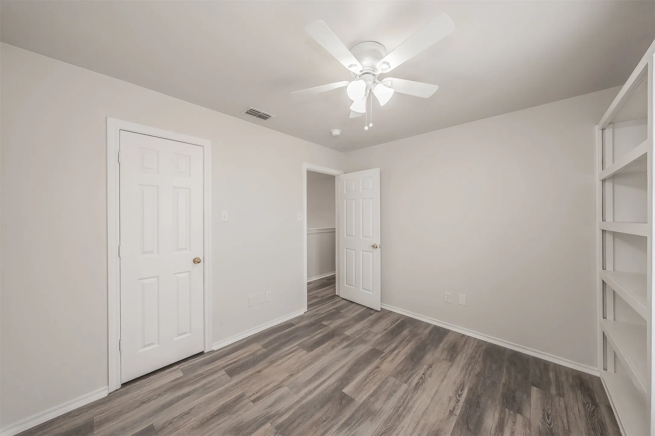 Single Family Residence For Rent in Tarrant County , 1411 Prentice Street, Arlington, Texas 76018, 4 Bedroom, 3 Bathroom, 2 Garage spaces, 2,108 Sqft, built in 1990, mls#21354521, Real Estate Agent in Arlington, Homes For Rent in Tarrant county, Homes For Rent in Arlington, Realtor in Arlington Texas, Real Estate Brokerage Independent Realty Texas, Luminita Cordes Realtor