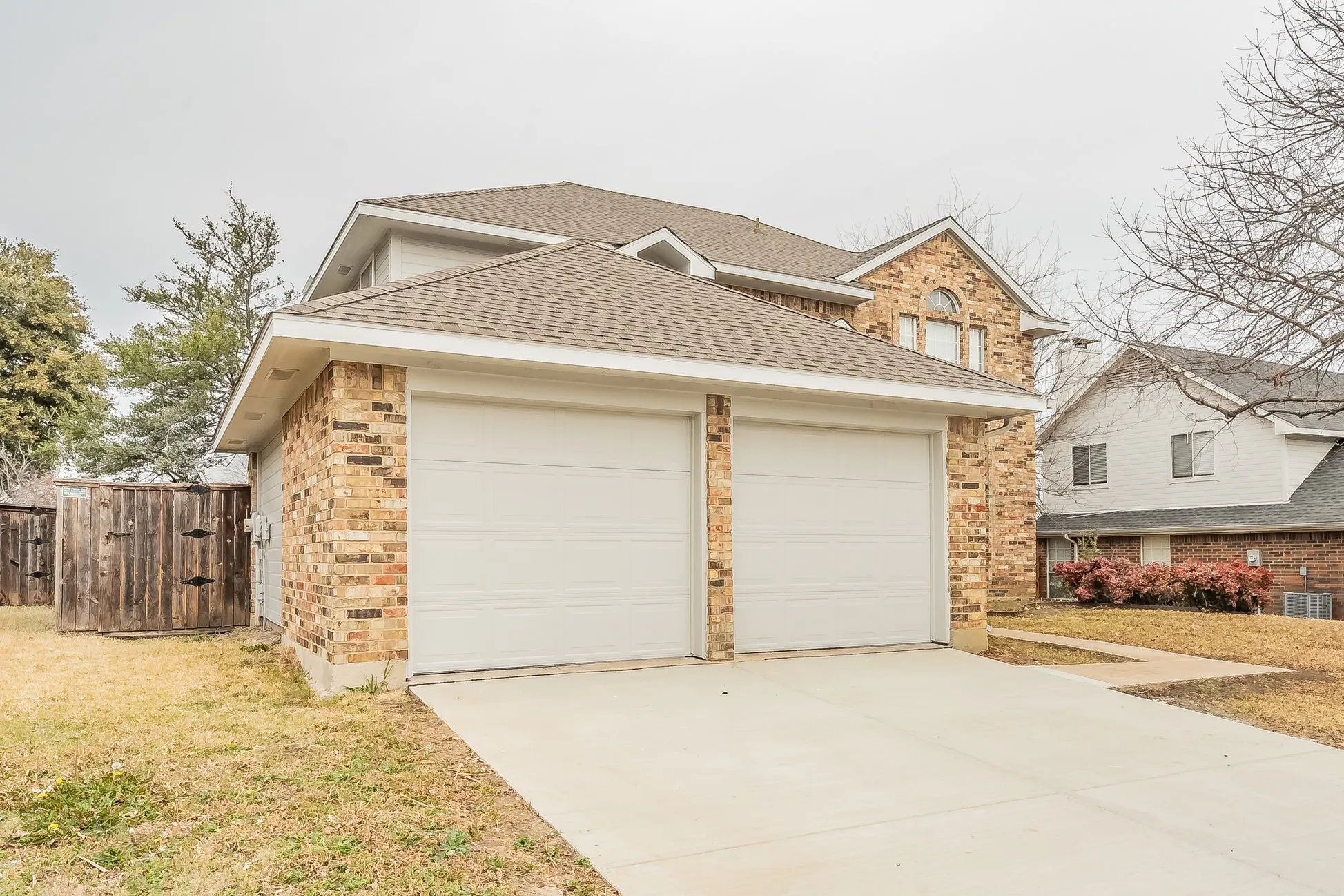 Single Family Residence For Rent in Tarrant County , 1411 Prentice Street, Arlington, Texas 76018, 4 Bedroom, 3 Bathroom, 2 Garage spaces, 2,108 Sqft, built in 1990, mls#21354521, Real Estate Agent in Arlington, Homes For Rent in Tarrant county, Homes For Rent in Arlington, Realtor in Arlington Texas, Real Estate Brokerage Independent Realty Texas, Luminita Cordes Realtor